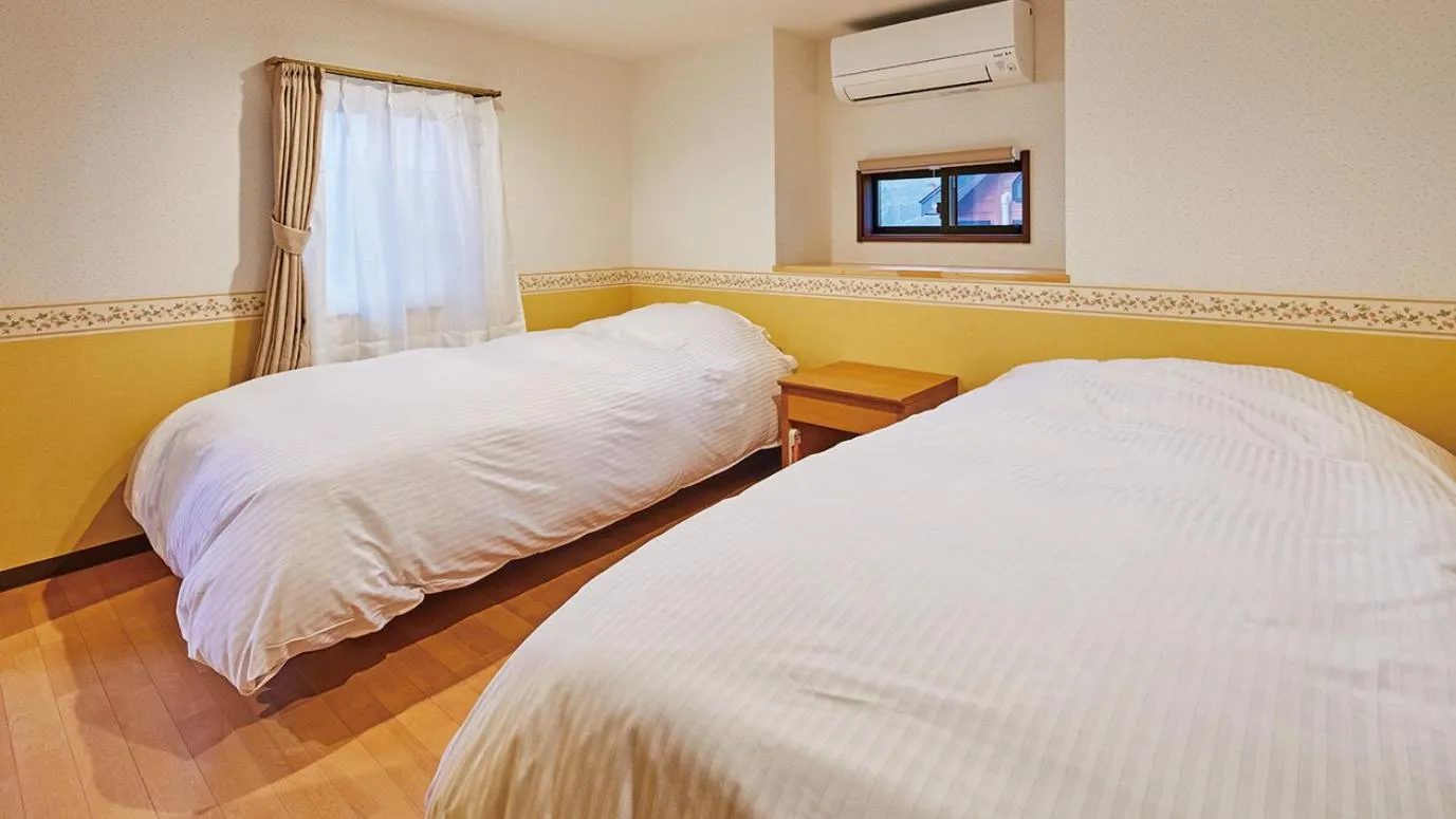 Photo of the whole room, Bed in Tengu Onsen Asama Sanso