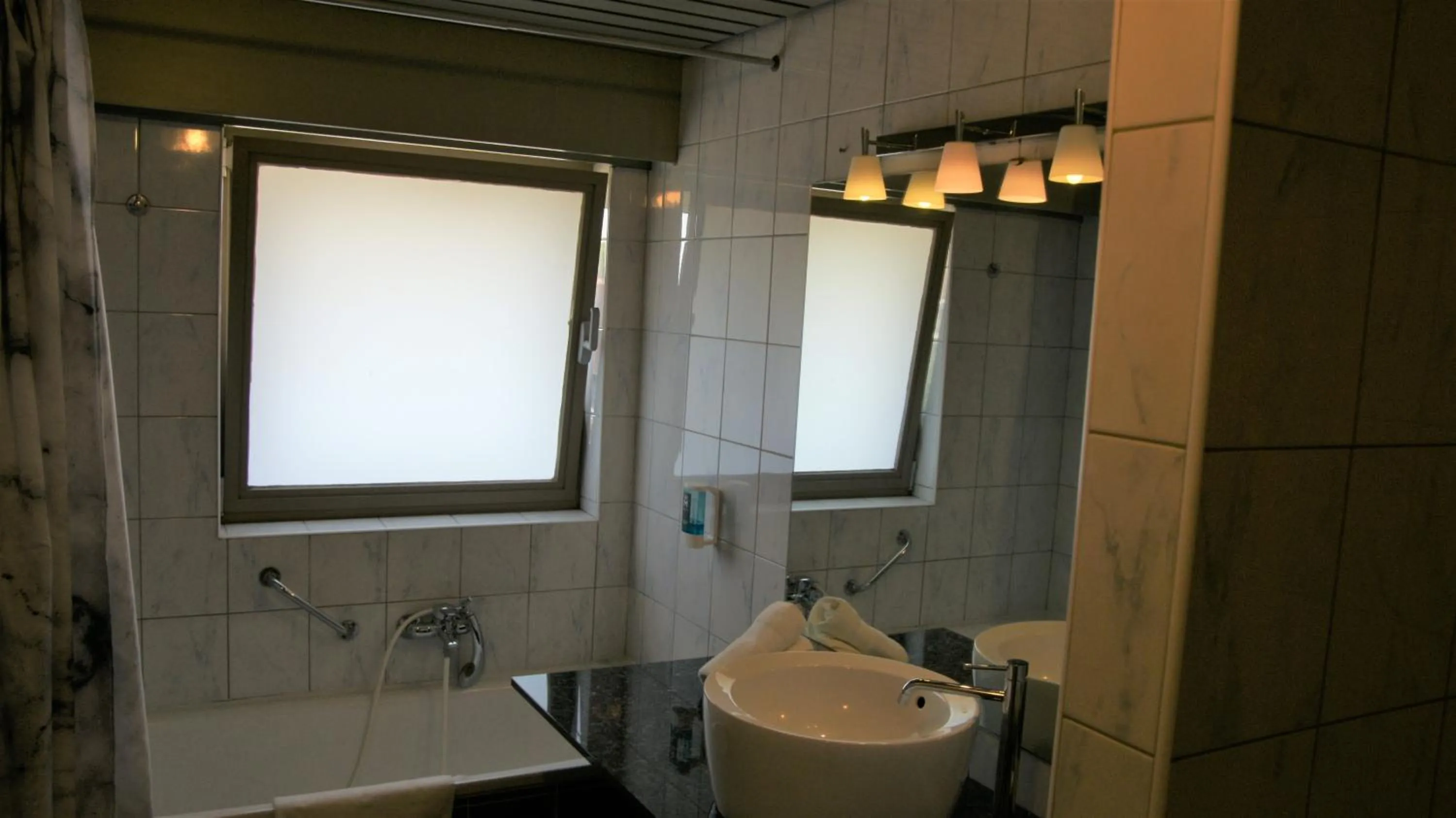 Bathroom in De Basiliek