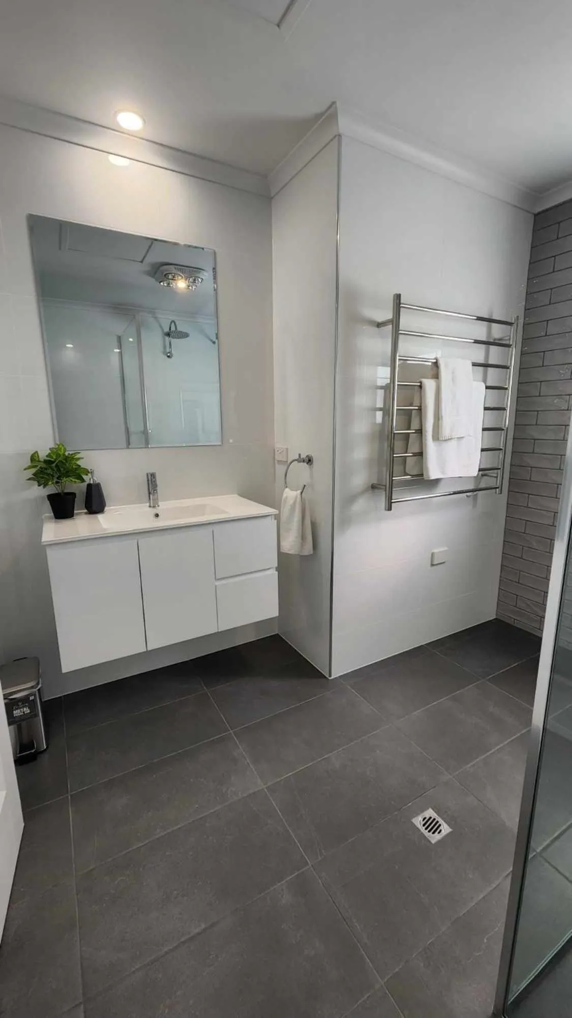 Bathroom in Riesling Trail & Clare Valley Cottages