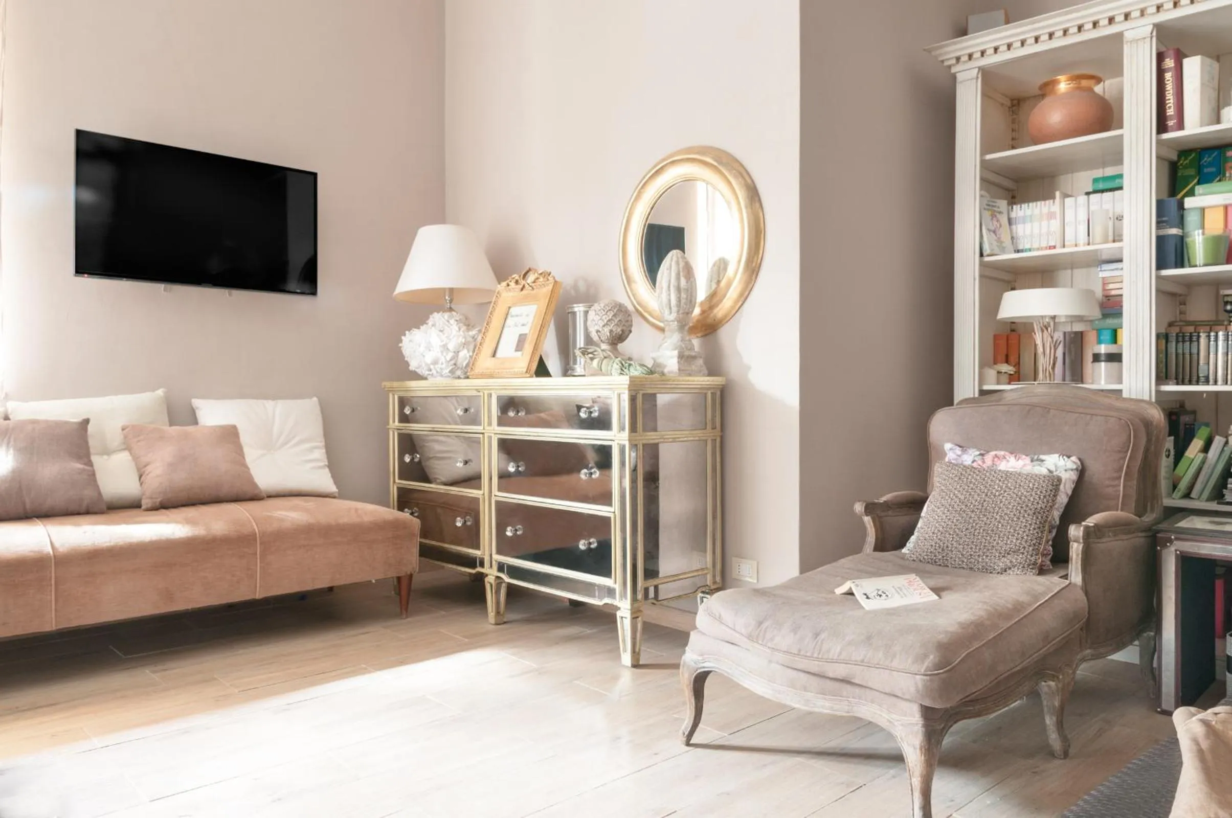 Seating area, Bed in Gian Paul Hotel