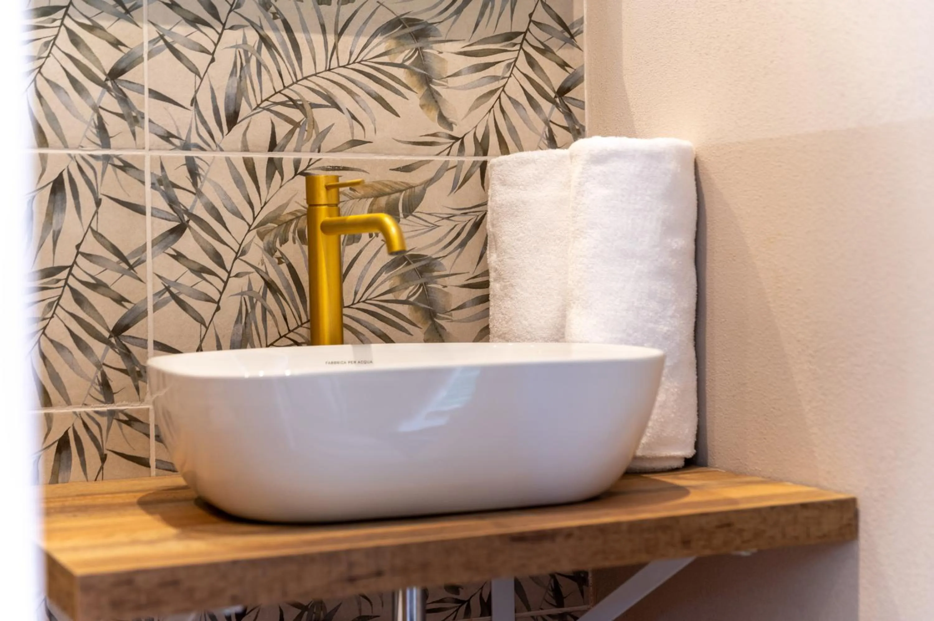 Bathroom in Gian Paul Hotel