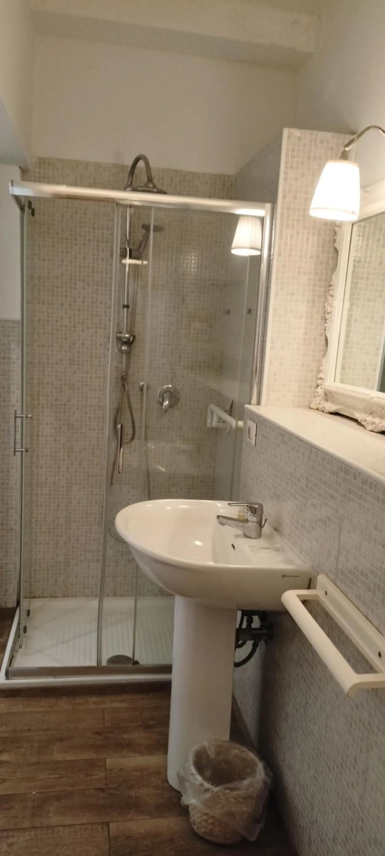 Bathroom in Gian Paul Hotel