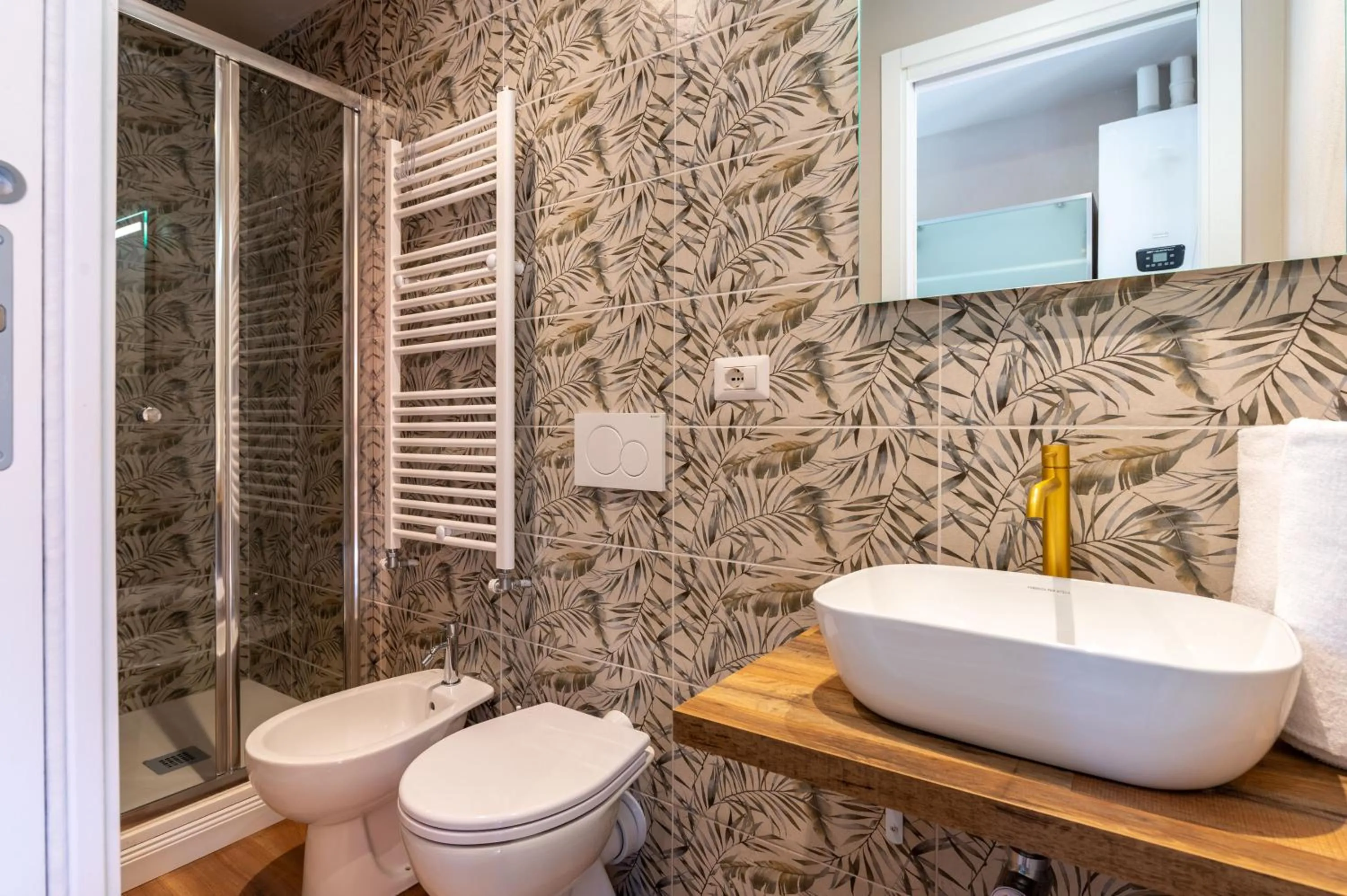 Bathroom in Gian Paul Hotel