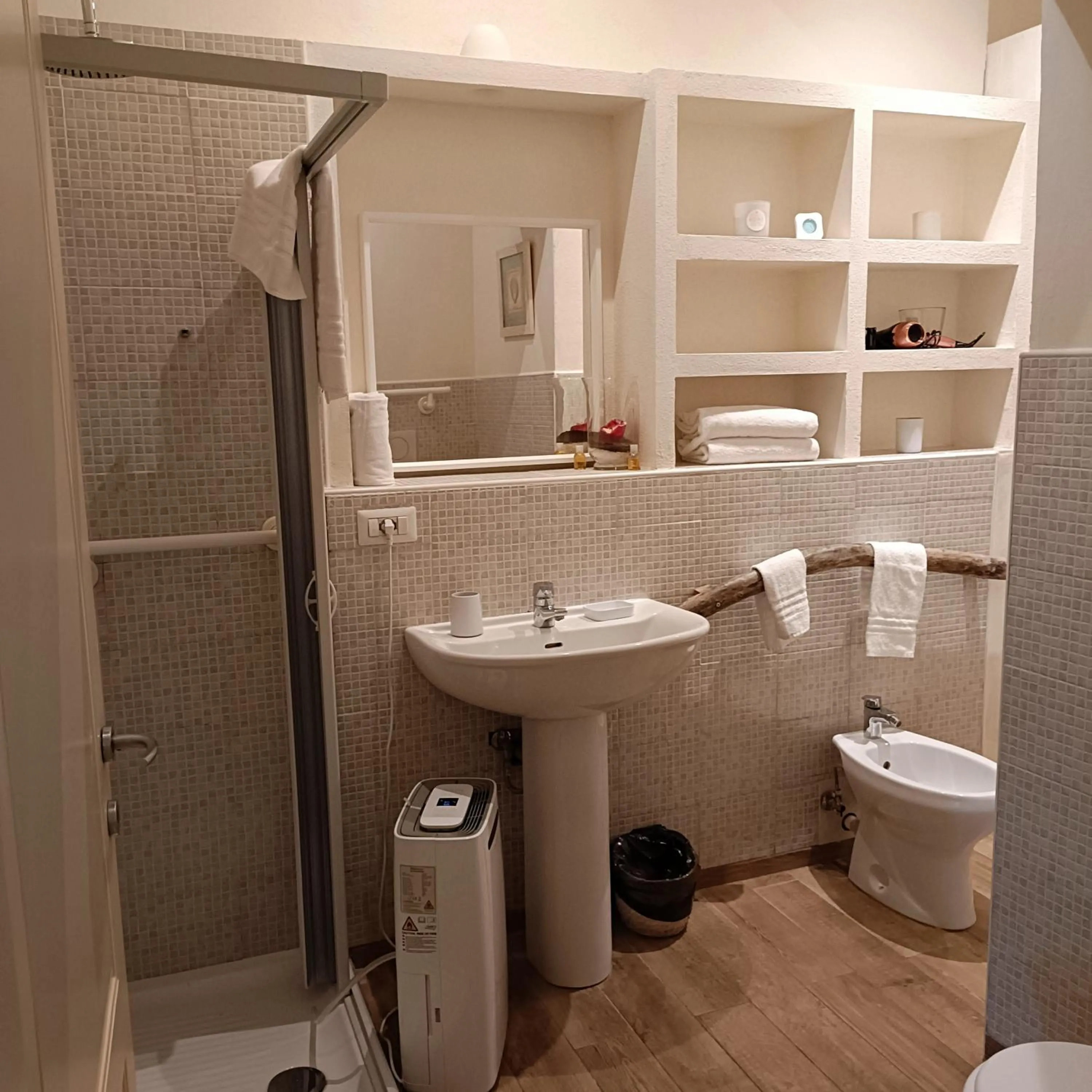 Bathroom in Gian Paul Hotel