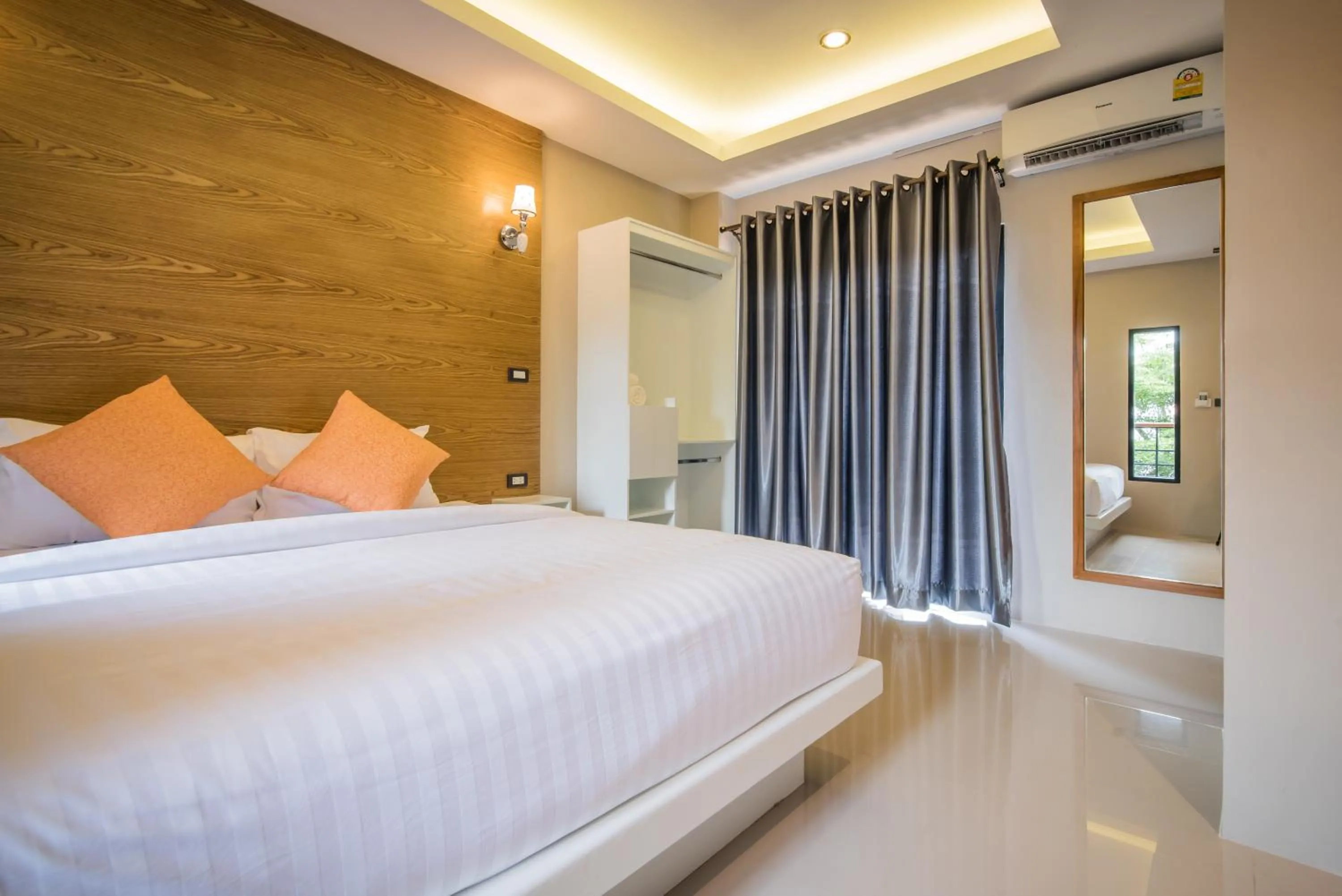 Photo of the whole room, Bed in Le Terrarium Bed & Sleep Chiang Rai