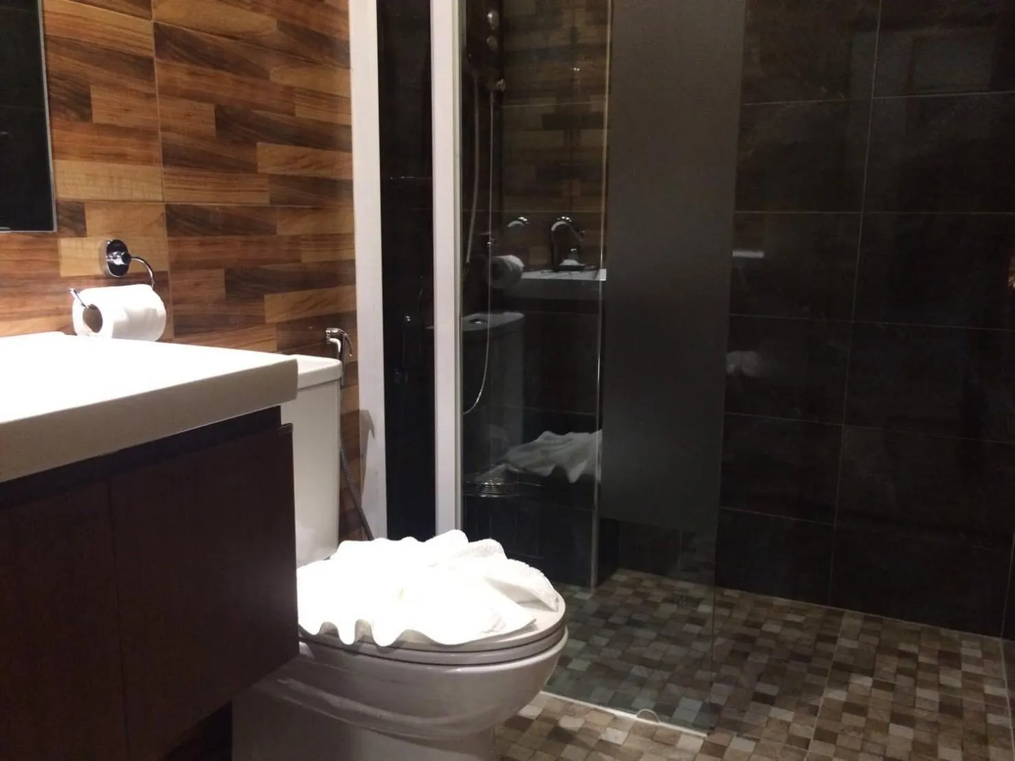 Toilet in Le Terrarium Bed & Sleep Chiang Rai