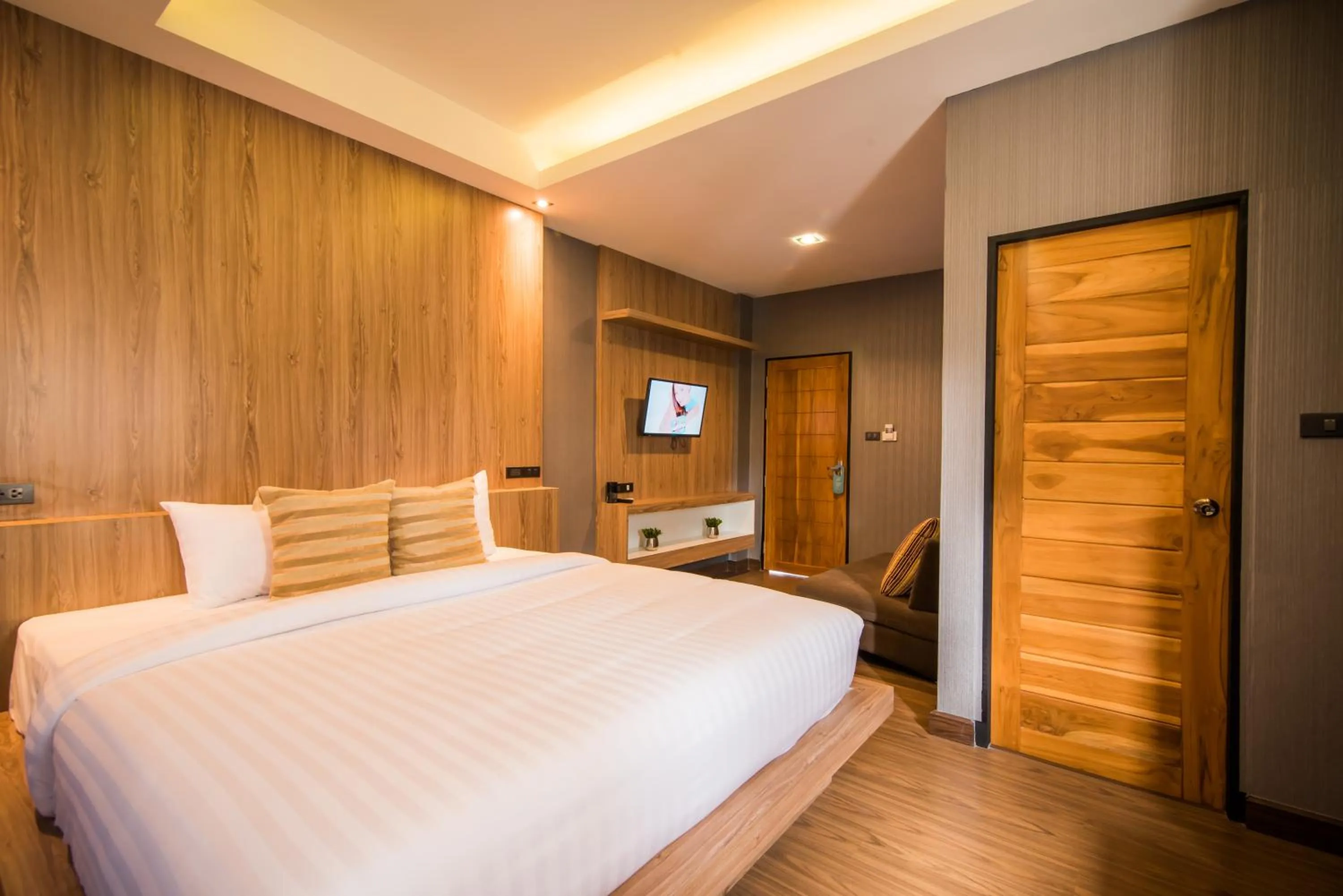 Photo of the whole room, Bed in Le Terrarium Bed & Sleep Chiang Rai