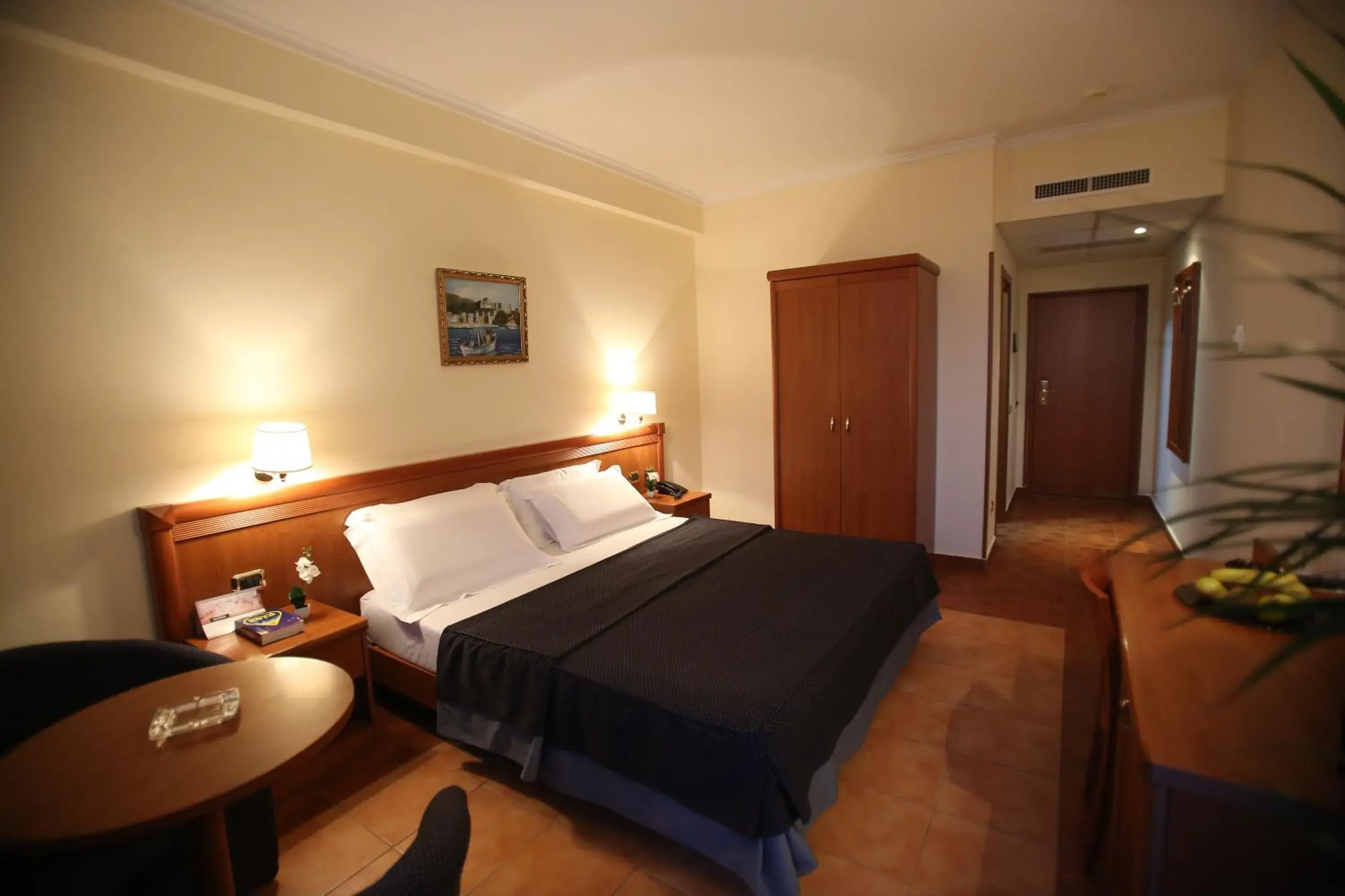 Double Room with Balcony - single occupancy in Hotel Continental Double Room with Balcony - single occupancy in Hotel Continental