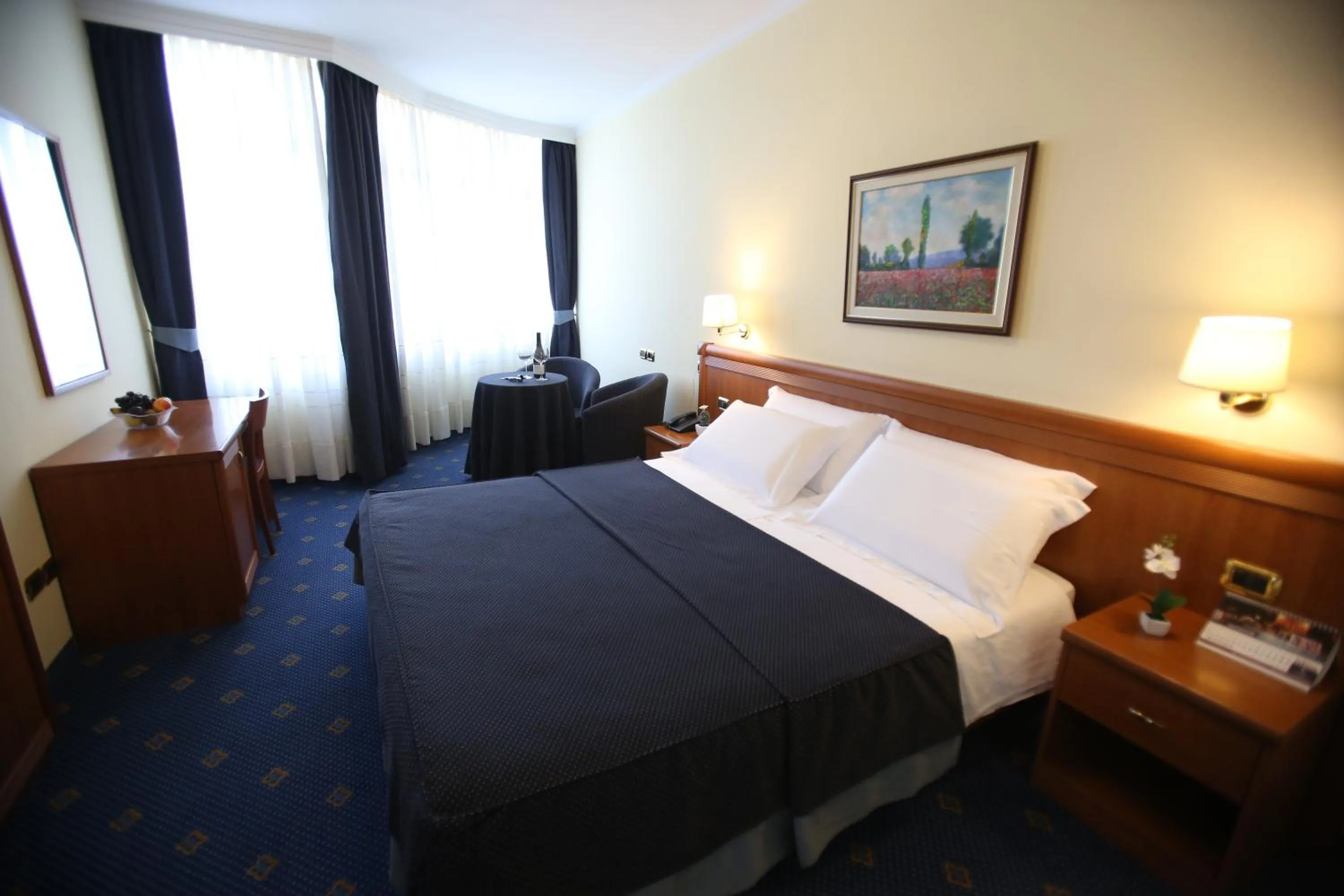 Bedroom, Bed in Hotel Continental