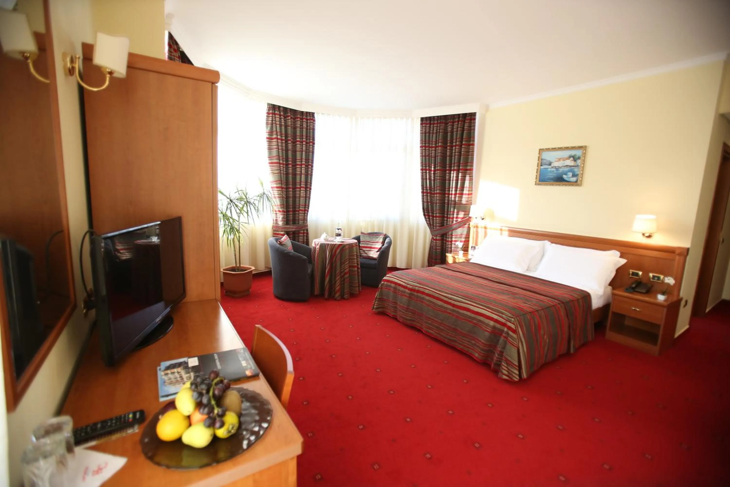 Photo of the whole room, Bed in Hotel Continental