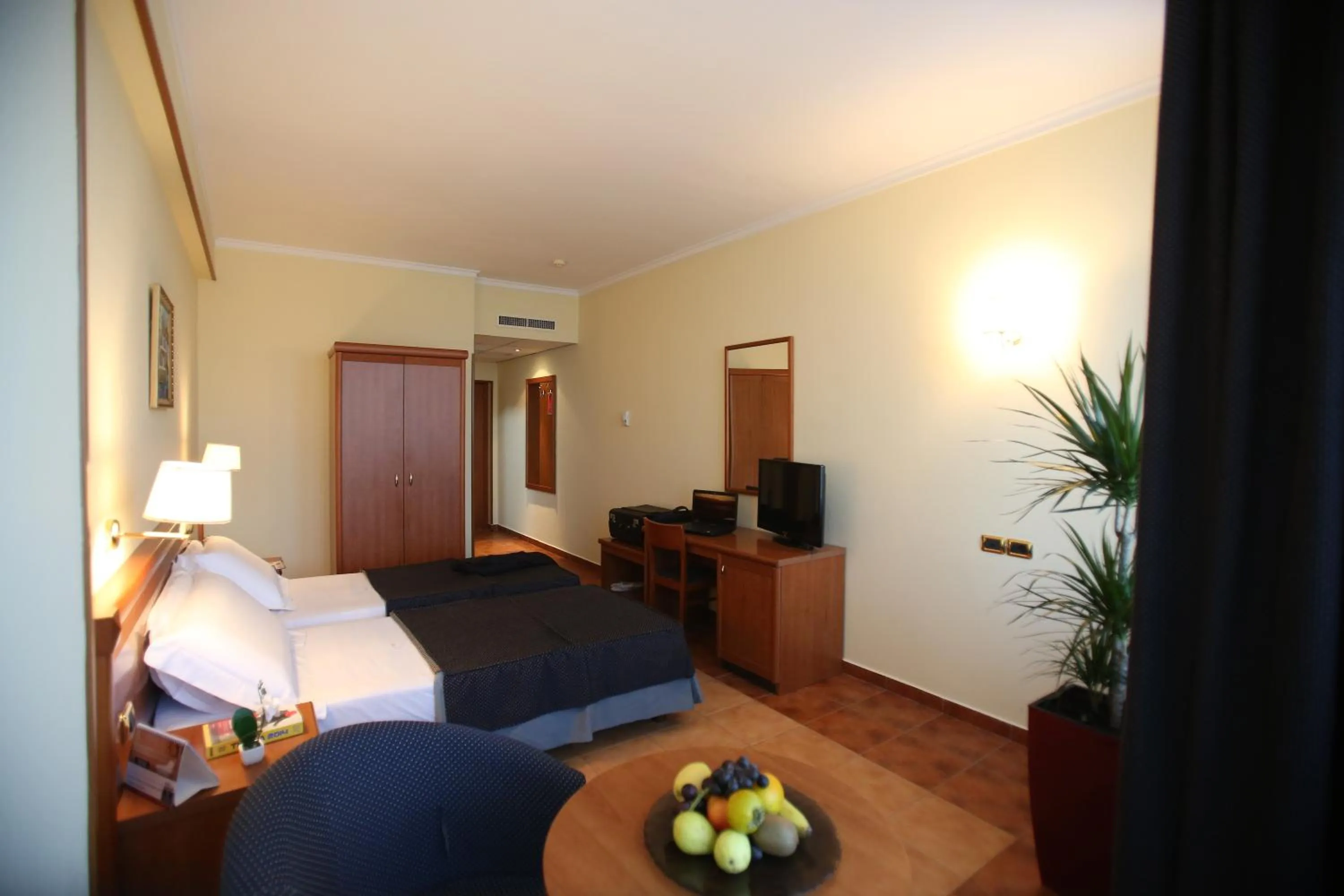 Bedroom, Bed in Hotel Continental