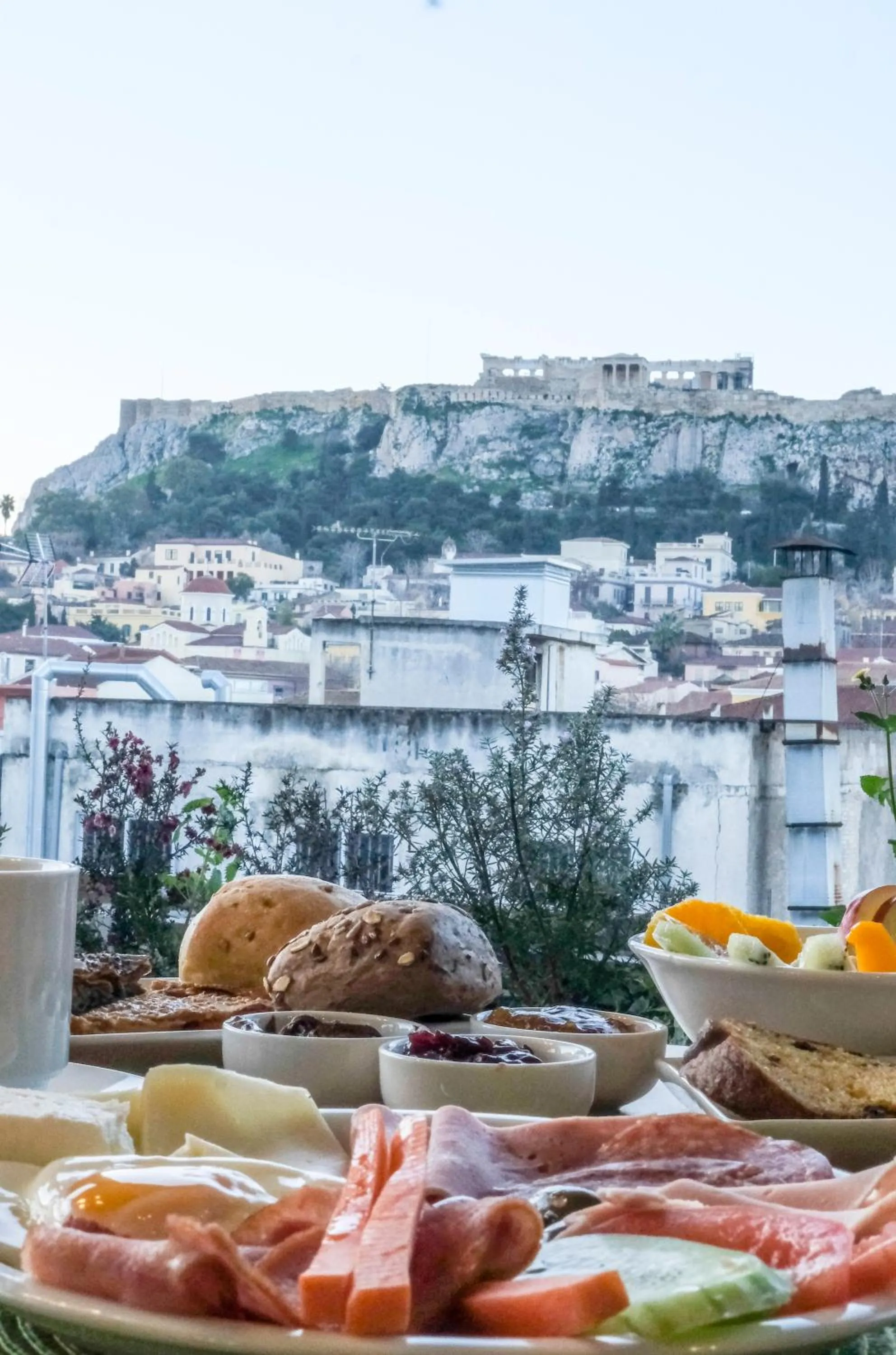 Restaurant/places to eat in Lotus Inn