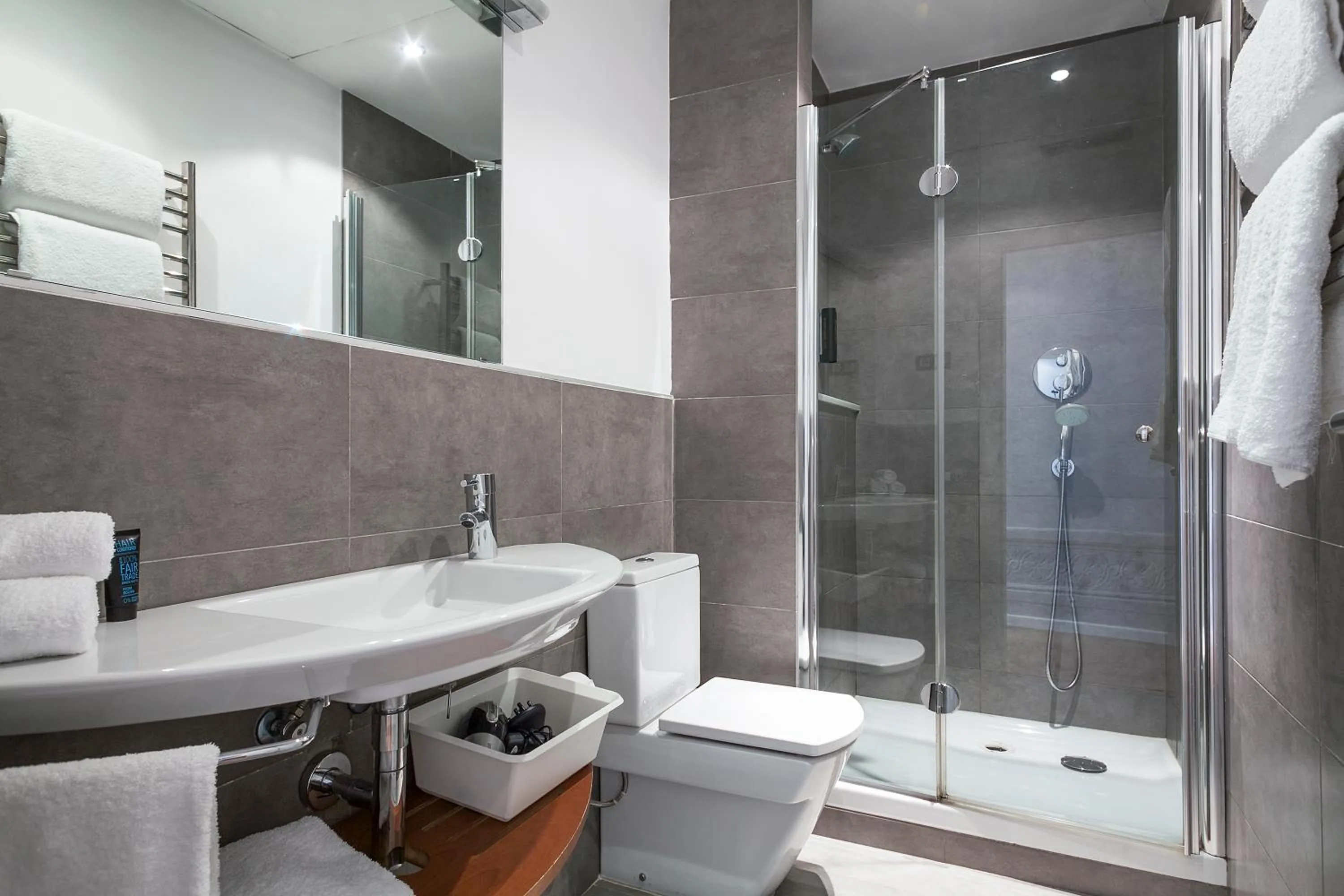 Bathroom in Bonavista Apartments - Passeig de Gracia