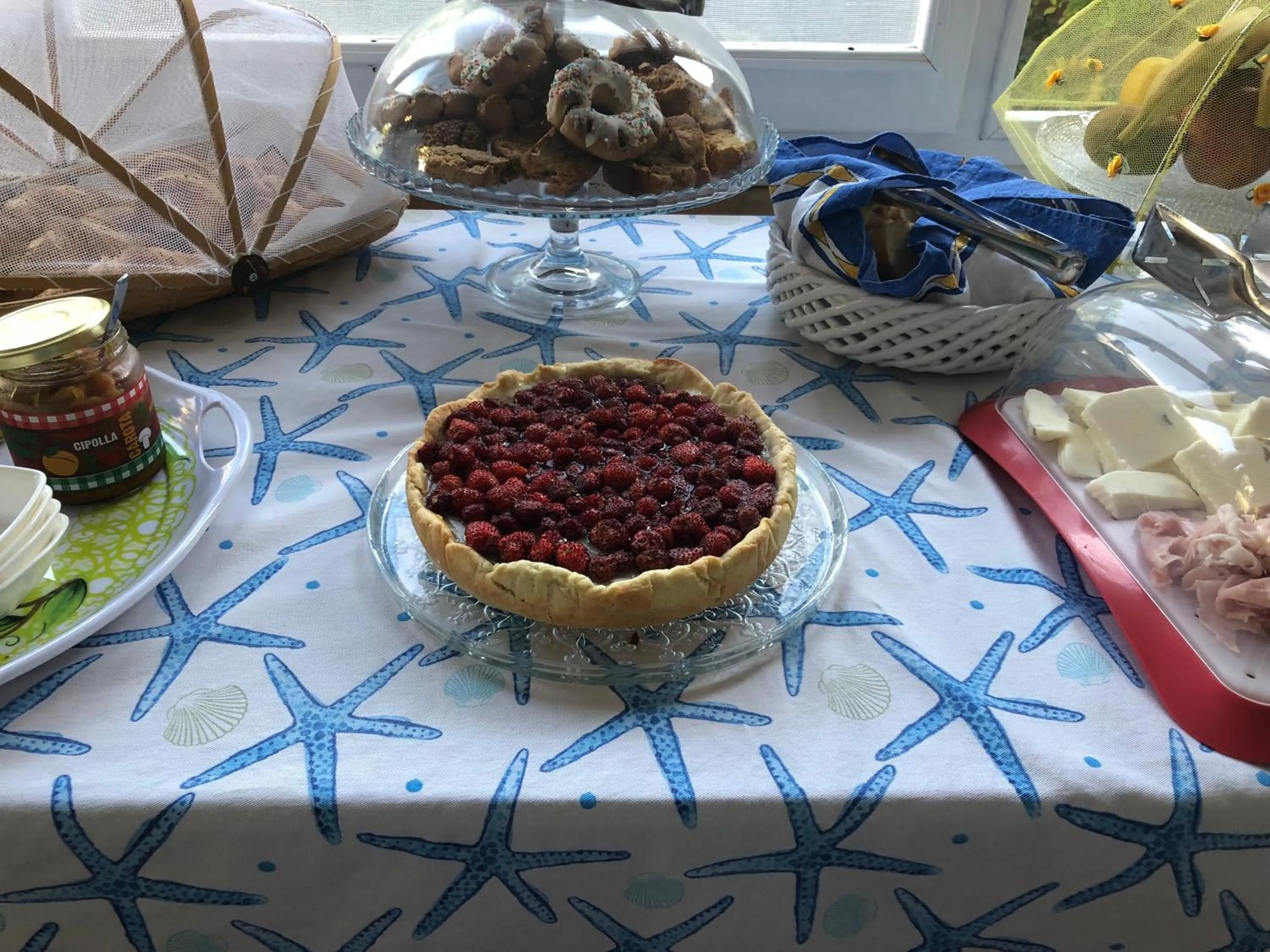Buffet breakfast in La Casa del Limoneto