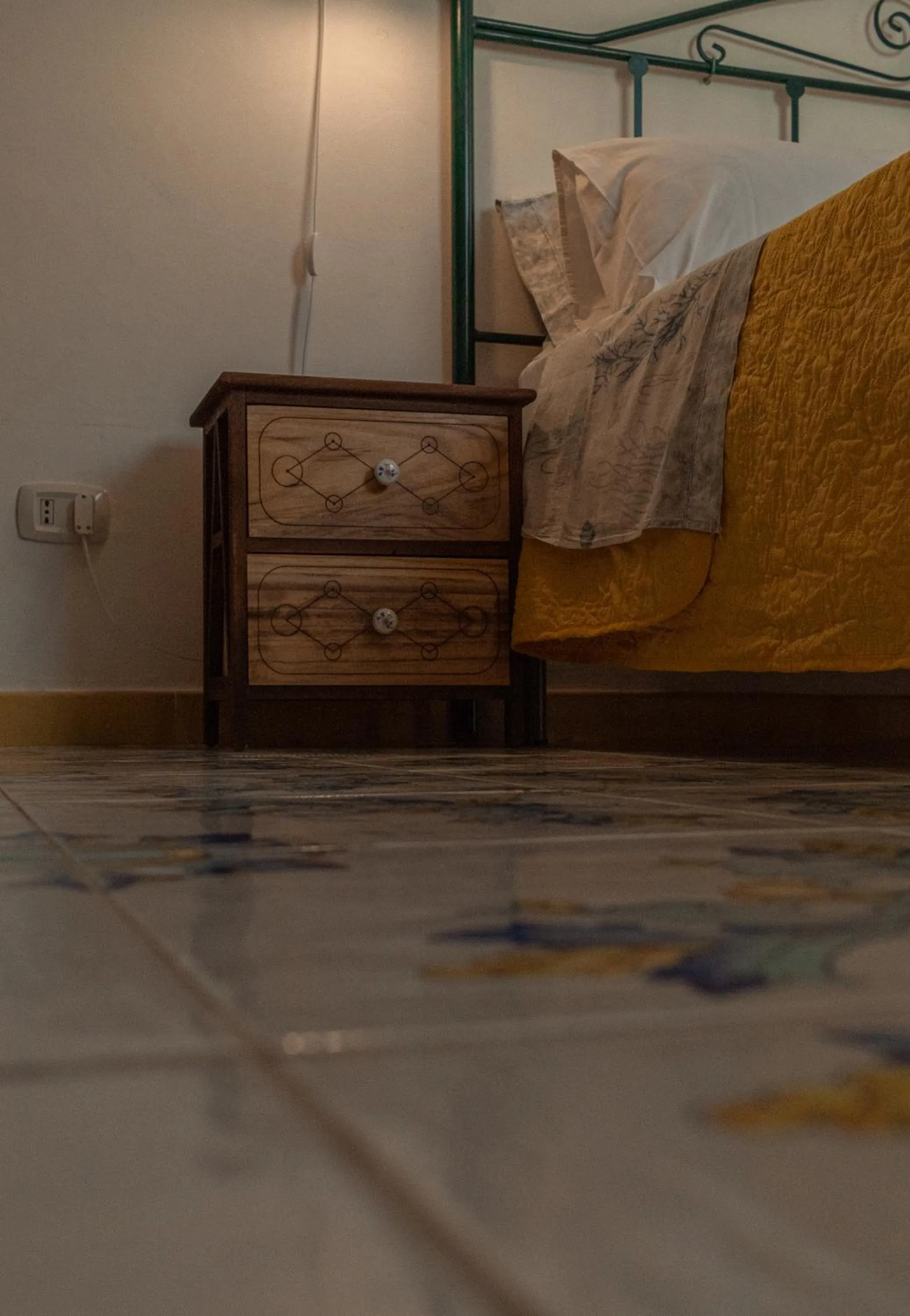 Decorative detail, Bed in La Casa del Limoneto