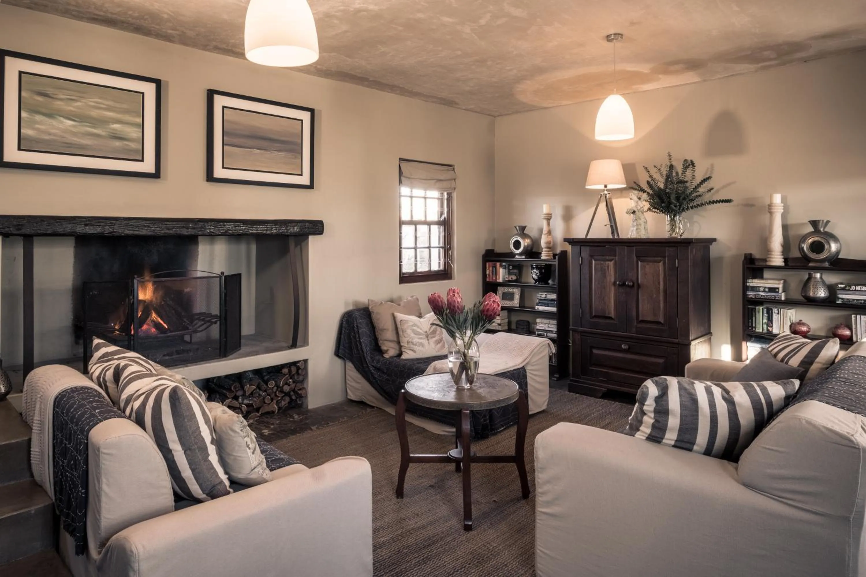 Communal lounge/ TV room in Smugglers' BnB