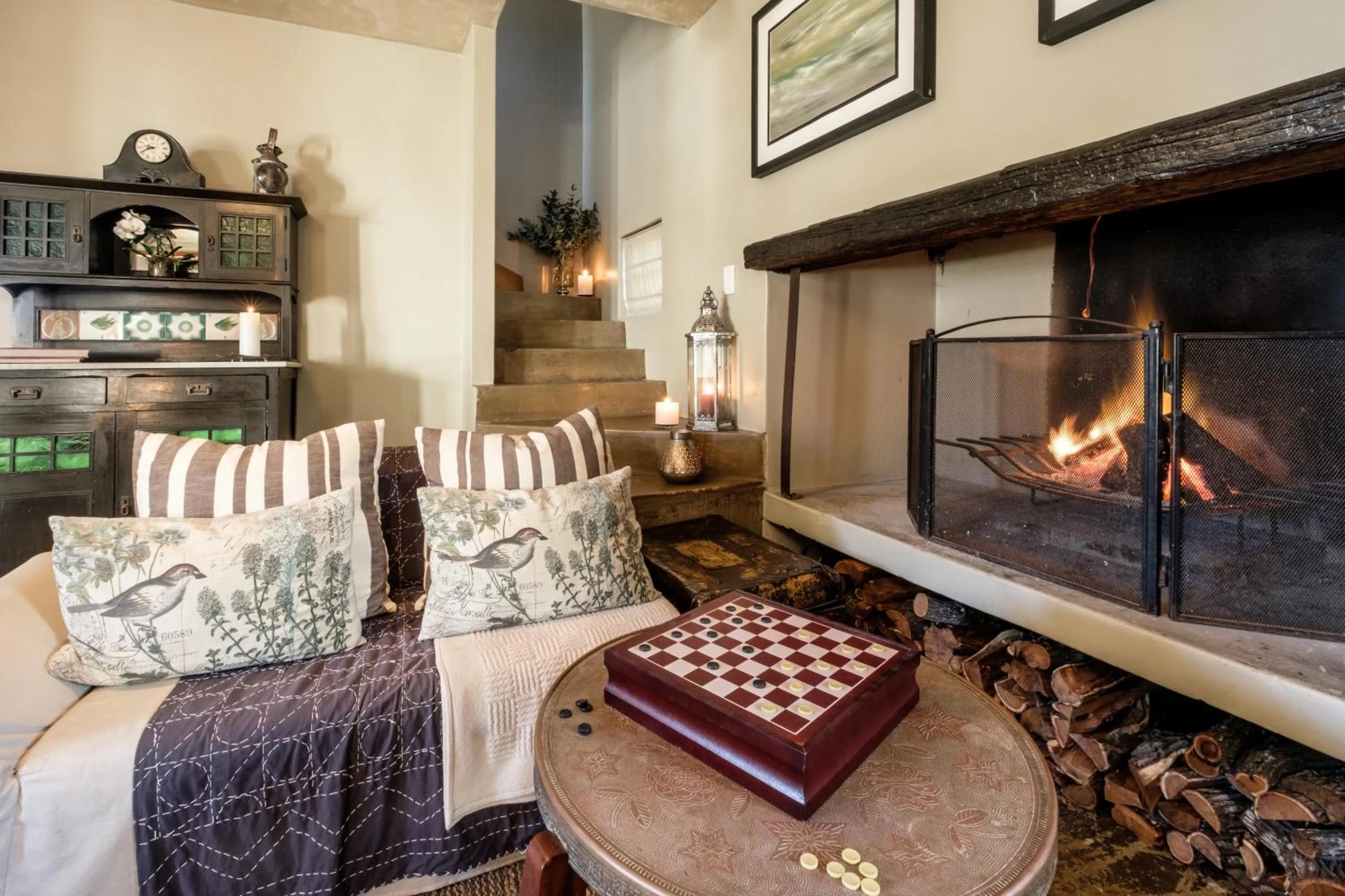 Communal lounge/ TV room in Smugglers' BnB