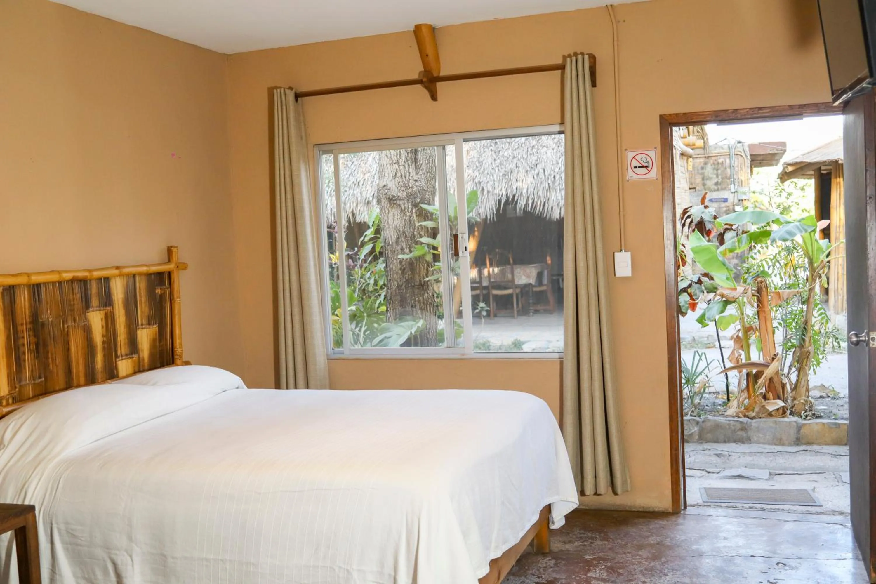 Bed in Eco Hotel Casa Kima