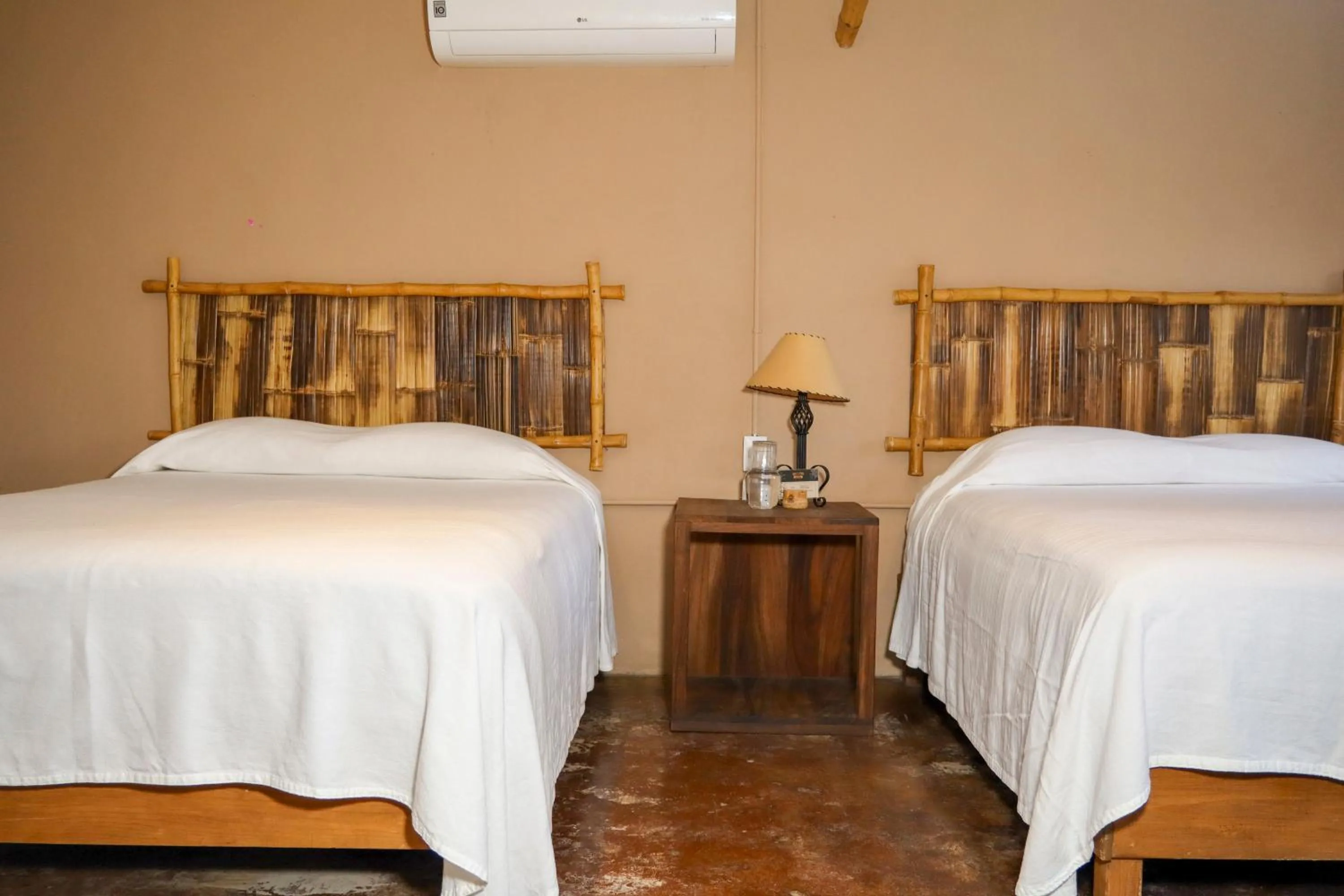 Bed in Eco Hotel Casa Kima