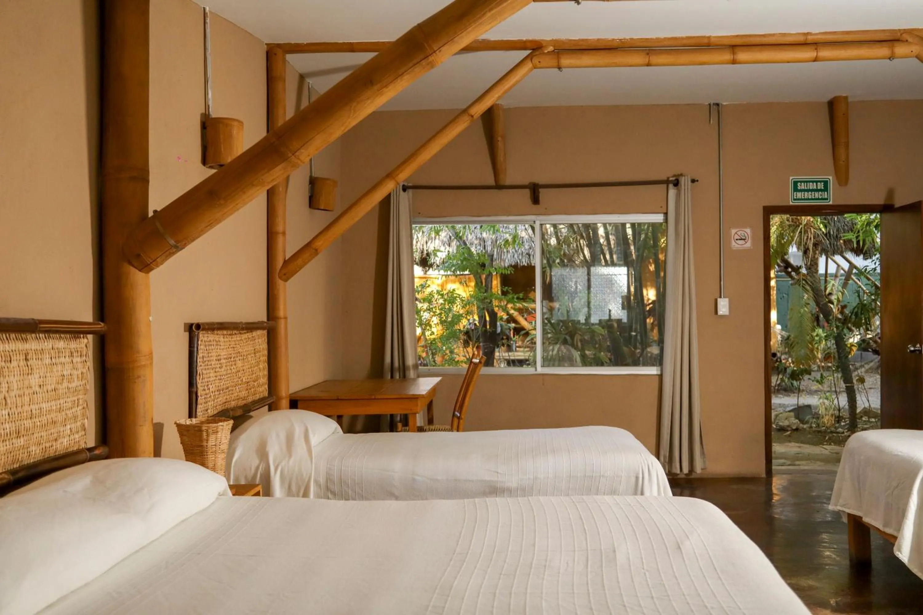 Bed in Eco Hotel Casa Kima