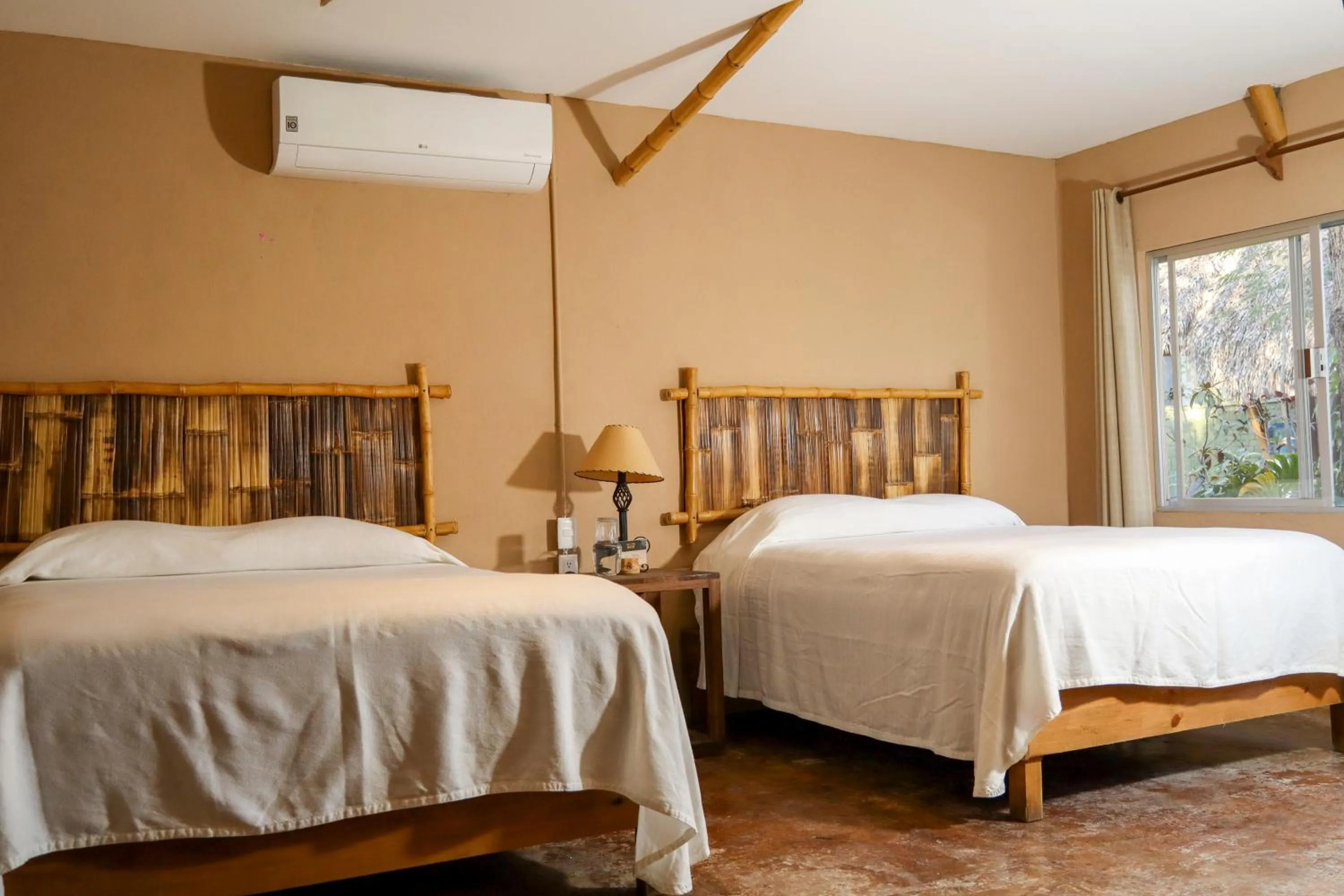 Bed in Eco Hotel Casa Kima