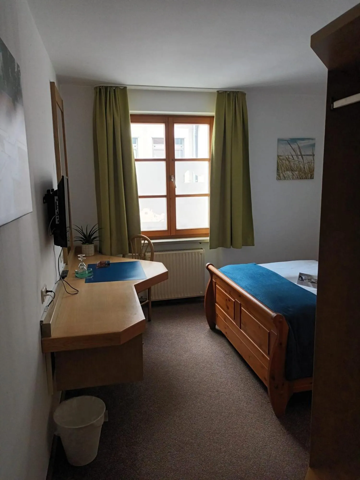 Bed in Zur Post Kümmersbruck Hotel & Tiny Houses