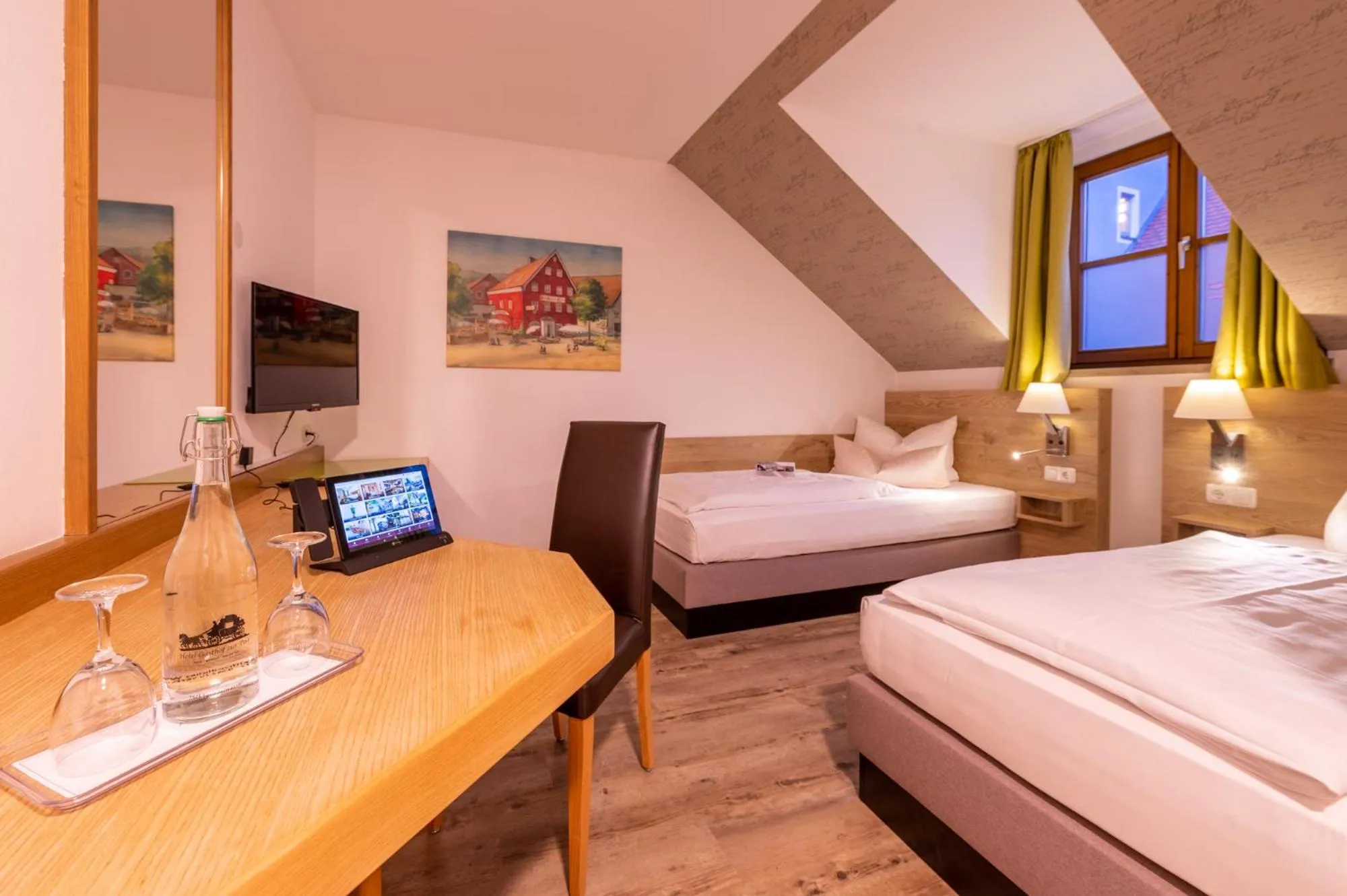 Bed in Zur Post Kümmersbruck Hotel & Tiny Houses