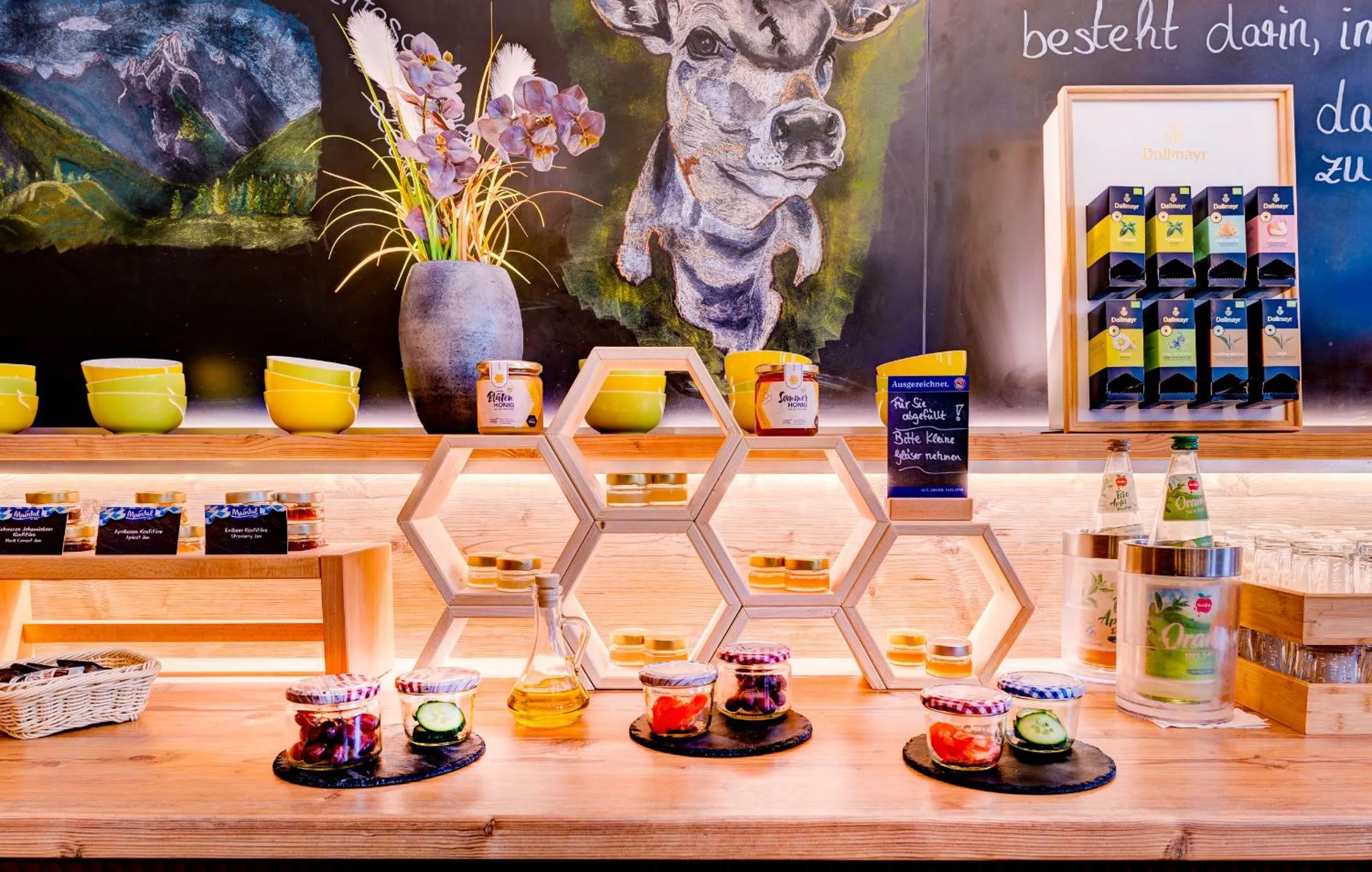 Breakfast in Zur Post Kümmersbruck Hotel & Tiny Houses