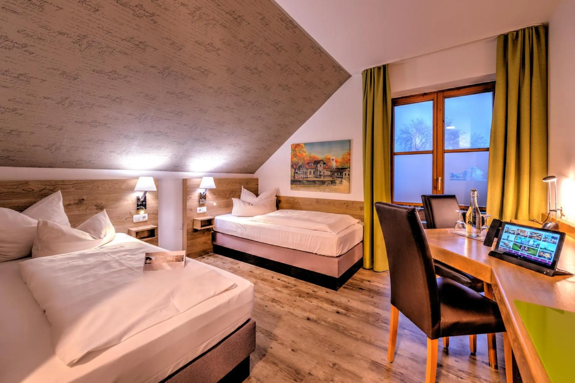 Bed in Zur Post Kümmersbruck Hotel & Tiny Houses