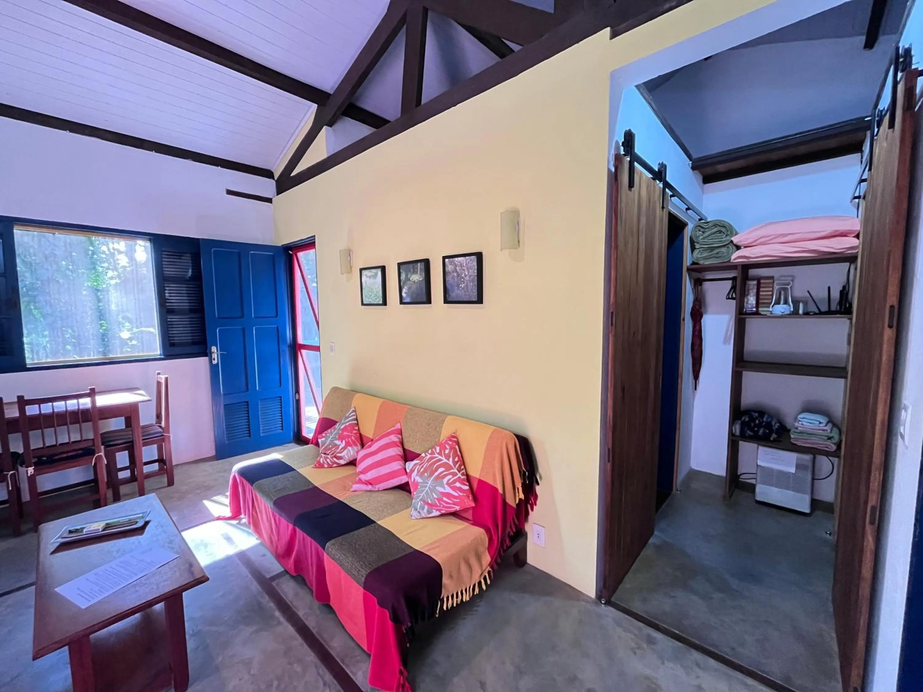 Living room, Bed in Sitio Namaste Paraty