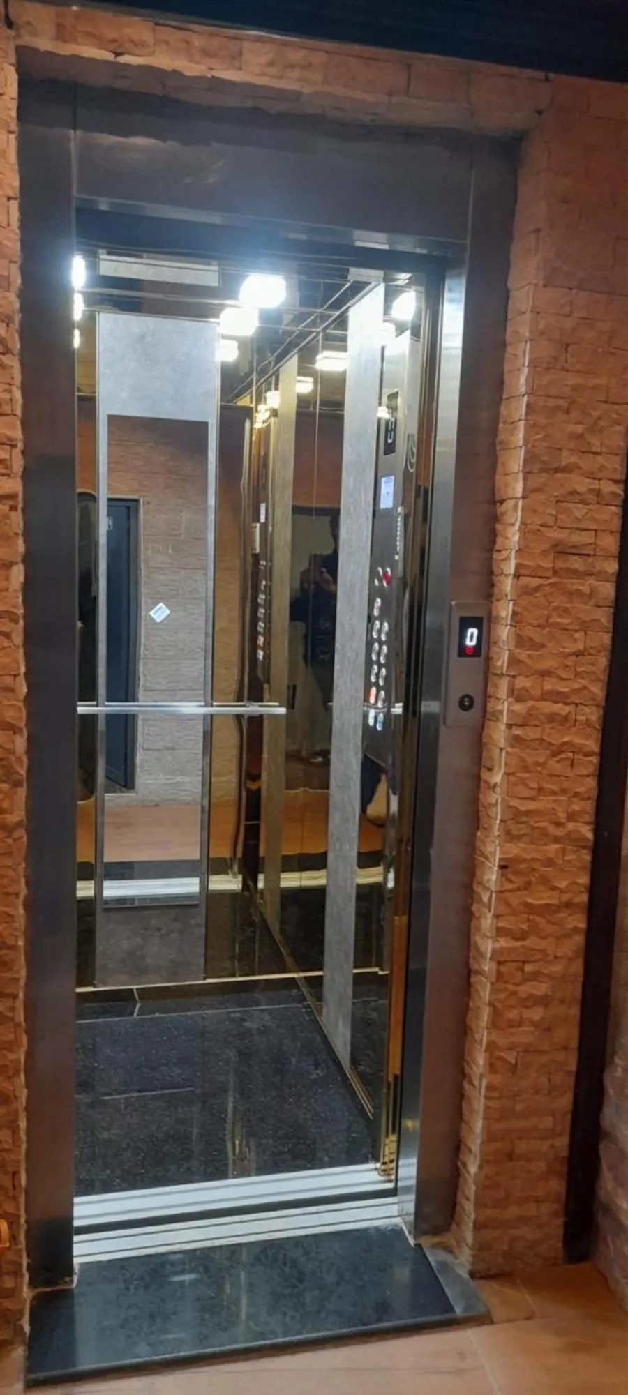 elevator in Appart Hotel Tanger Paname