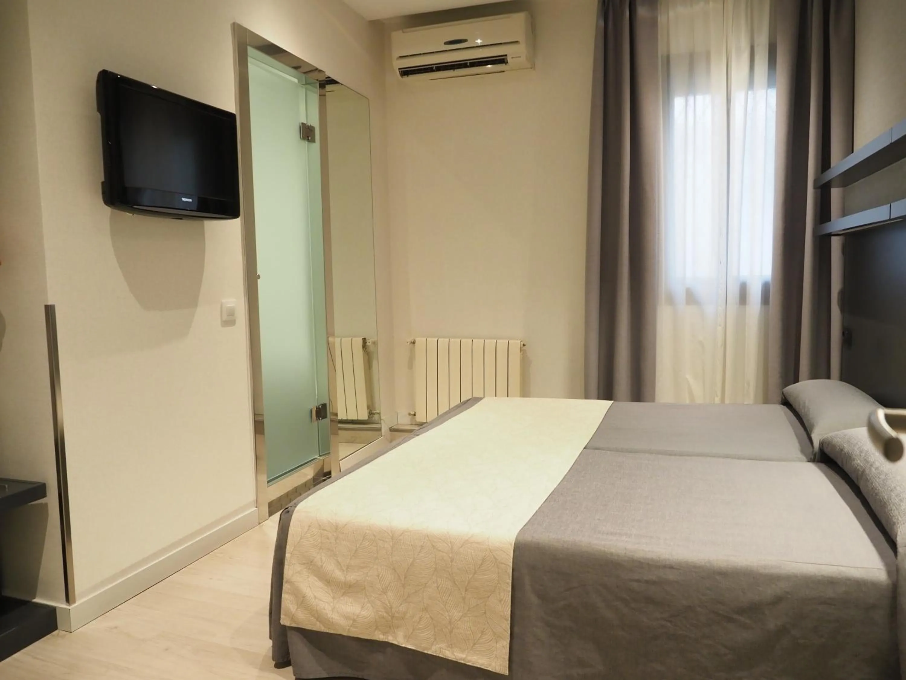 Bed in Hostal Benidorm