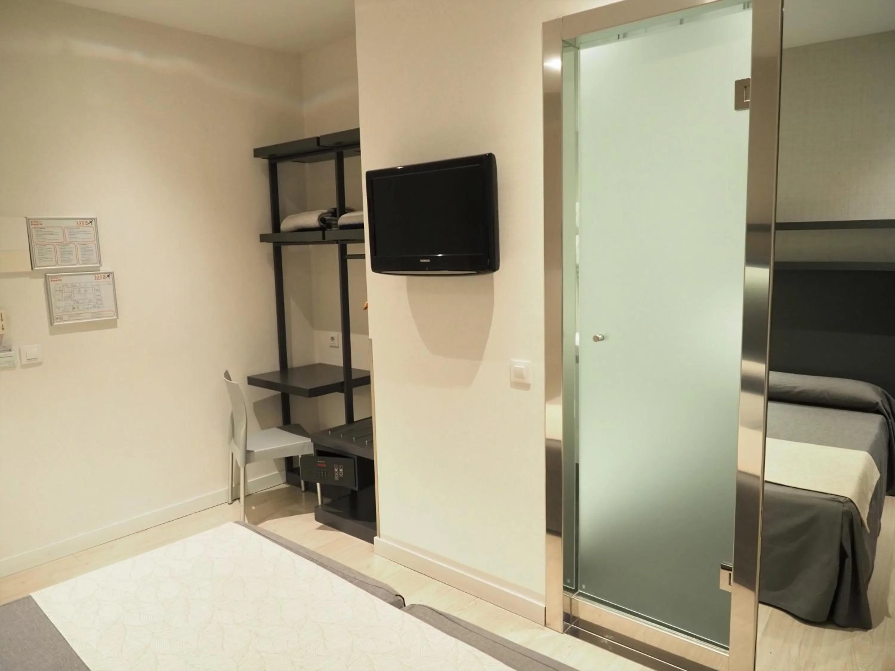 Photo of the whole room, Bed in Hostal Benidorm