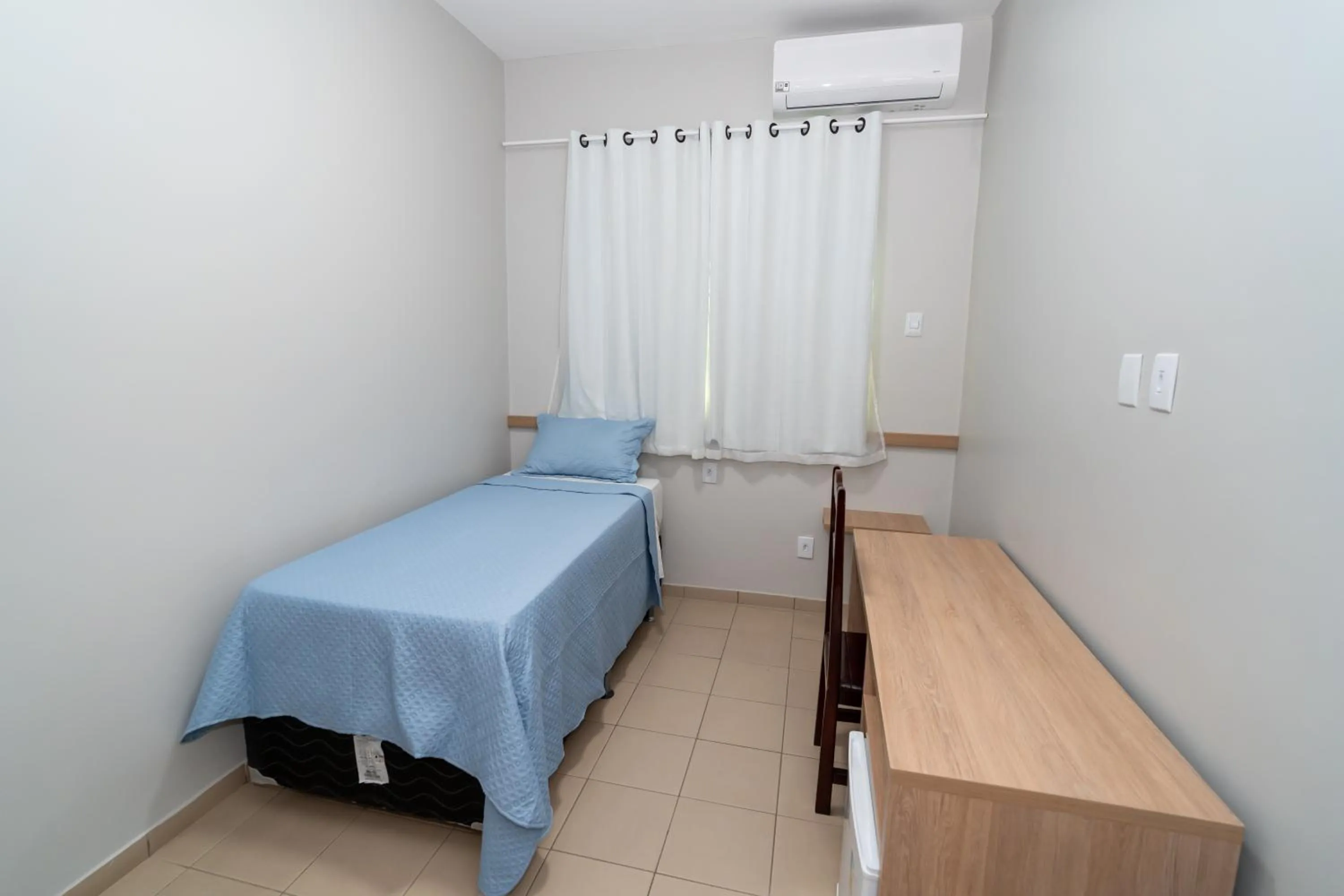 TV and multimedia, Bed in Bandeirantes Hotel