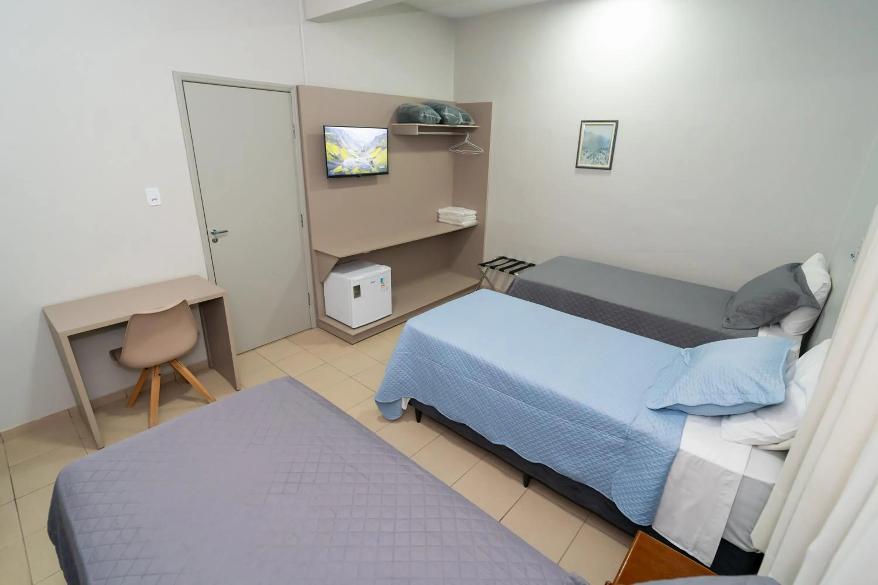 air conditioner, Bed in Bandeirantes Hotel