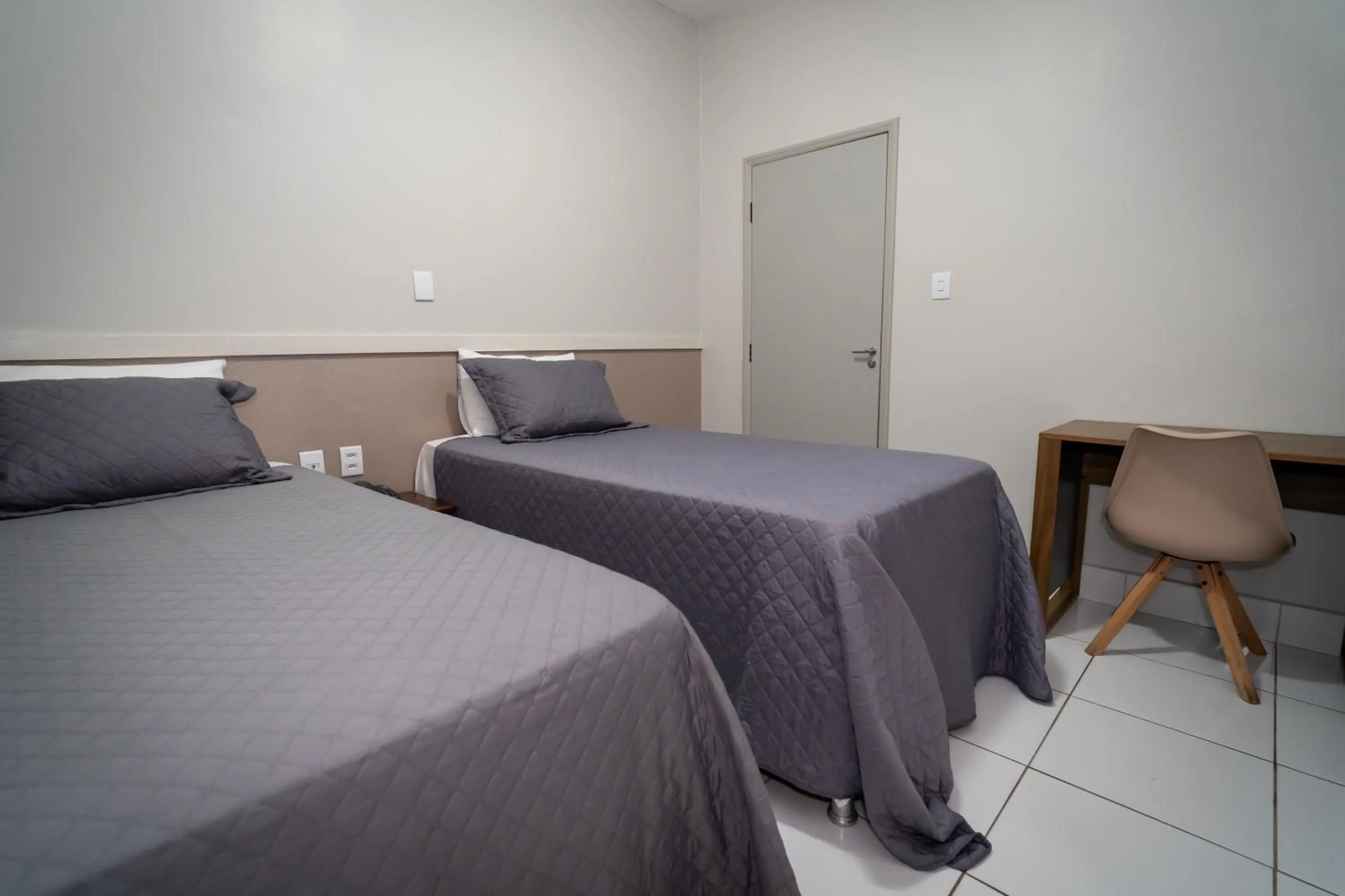 Breakfast, Bed in Bandeirantes Hotel