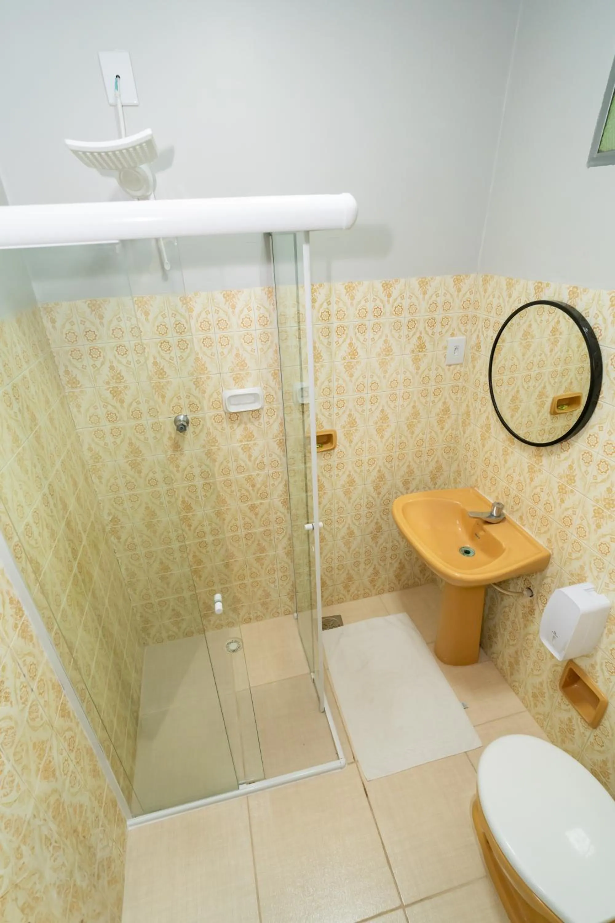 Bathroom in Bandeirantes Hotel