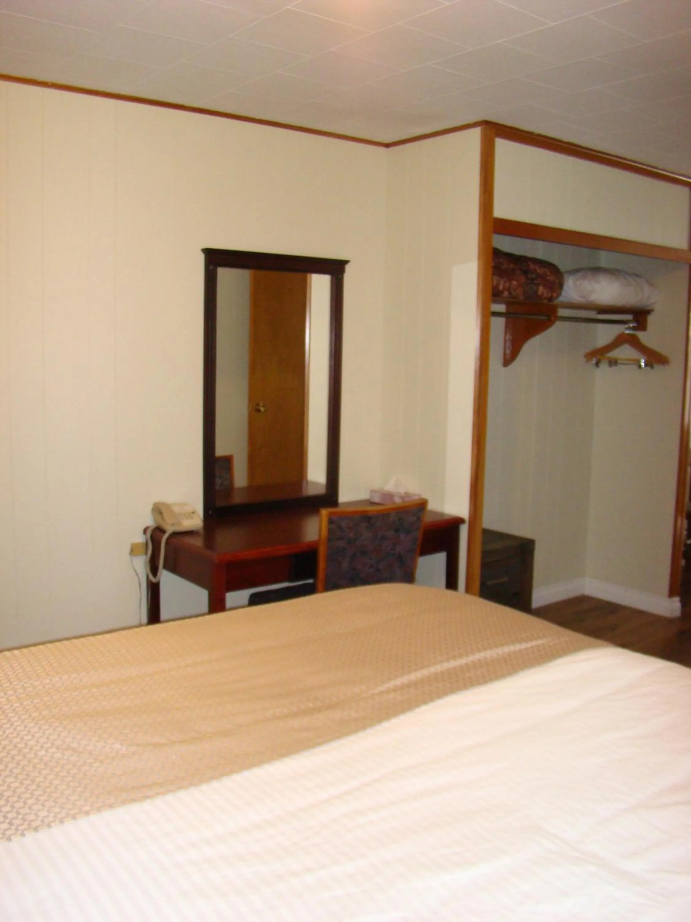 Bedroom in Paddock Inn