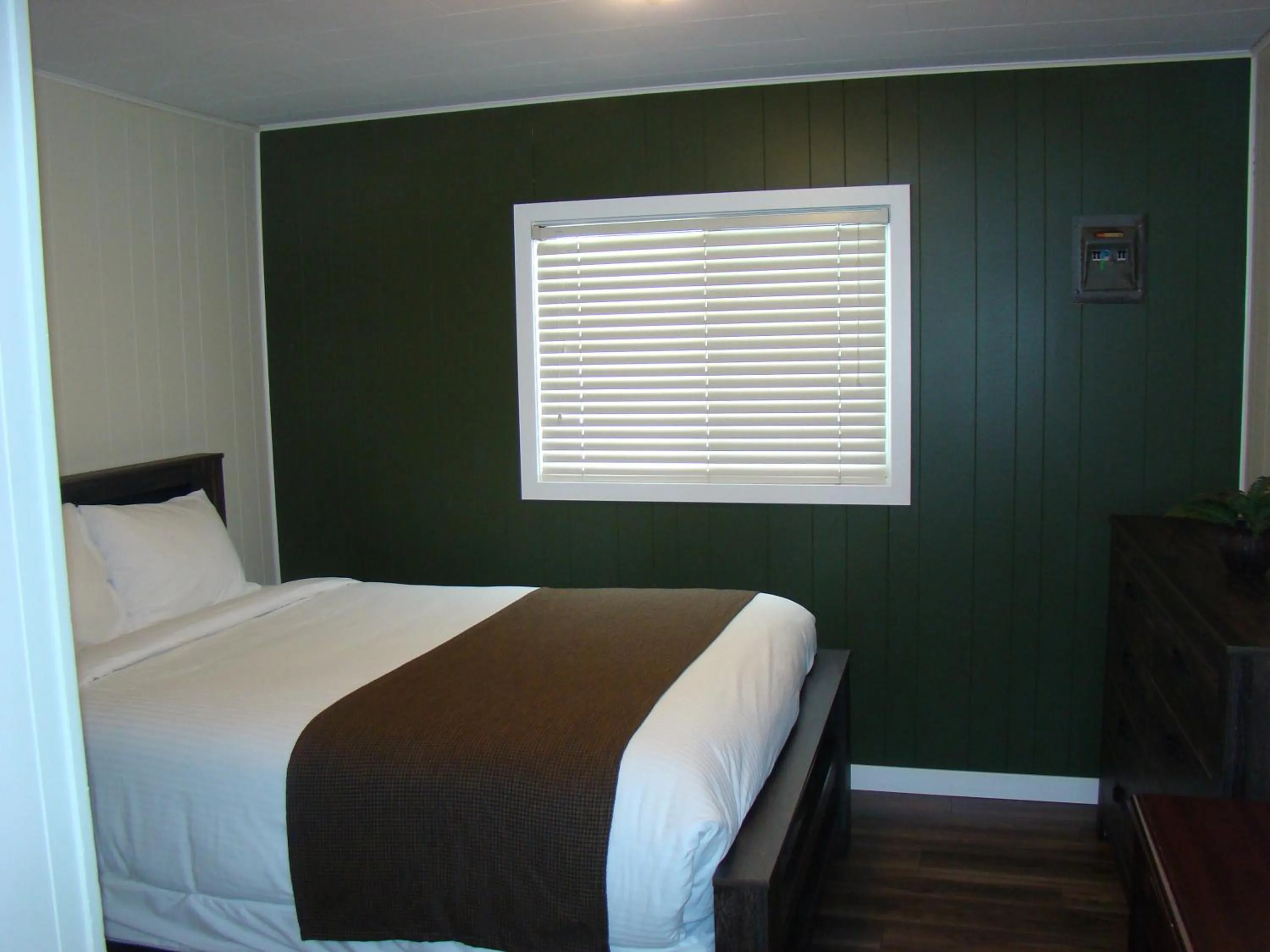 Bedroom in Paddock Inn