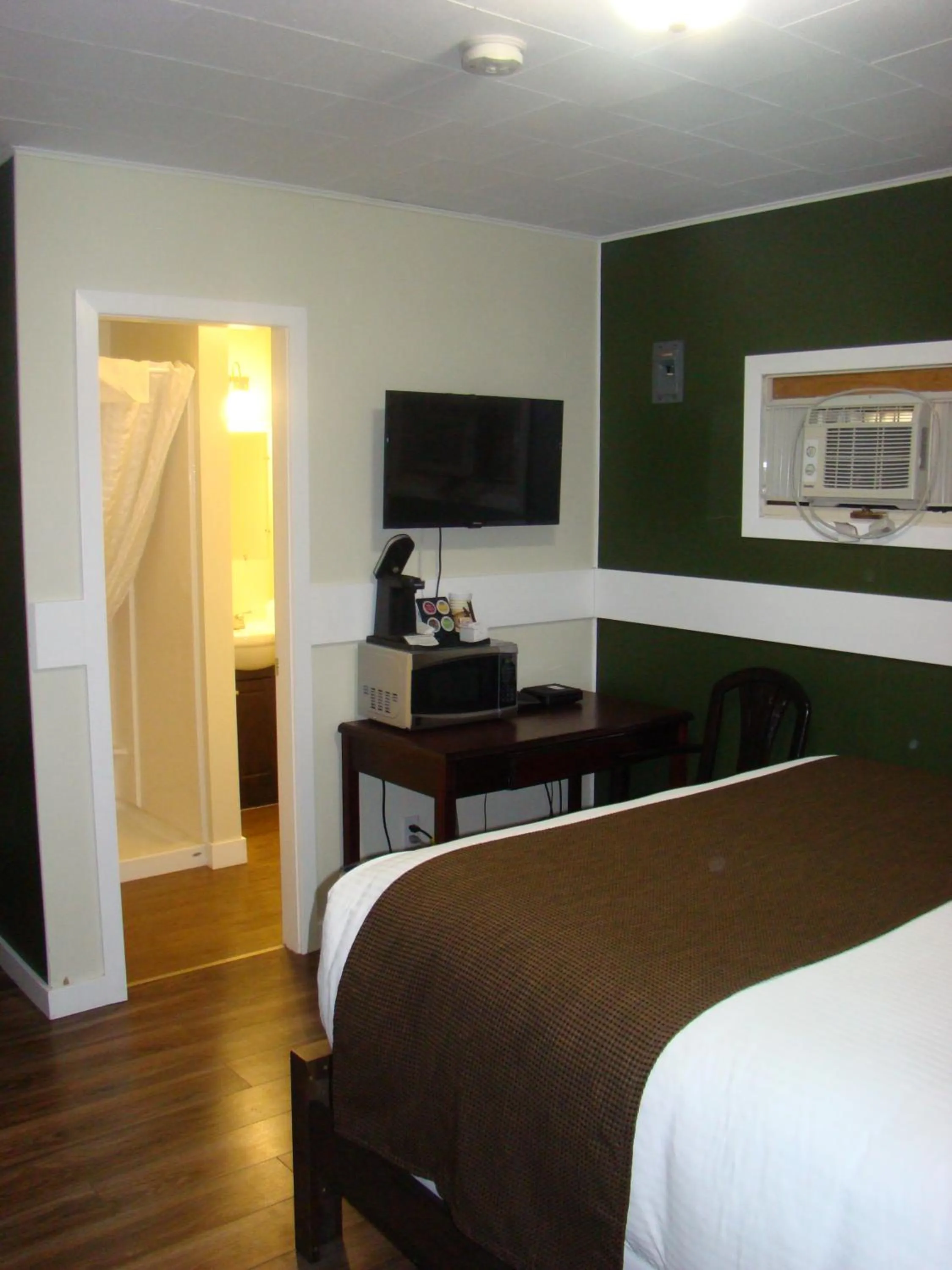 Bedroom in Paddock Inn