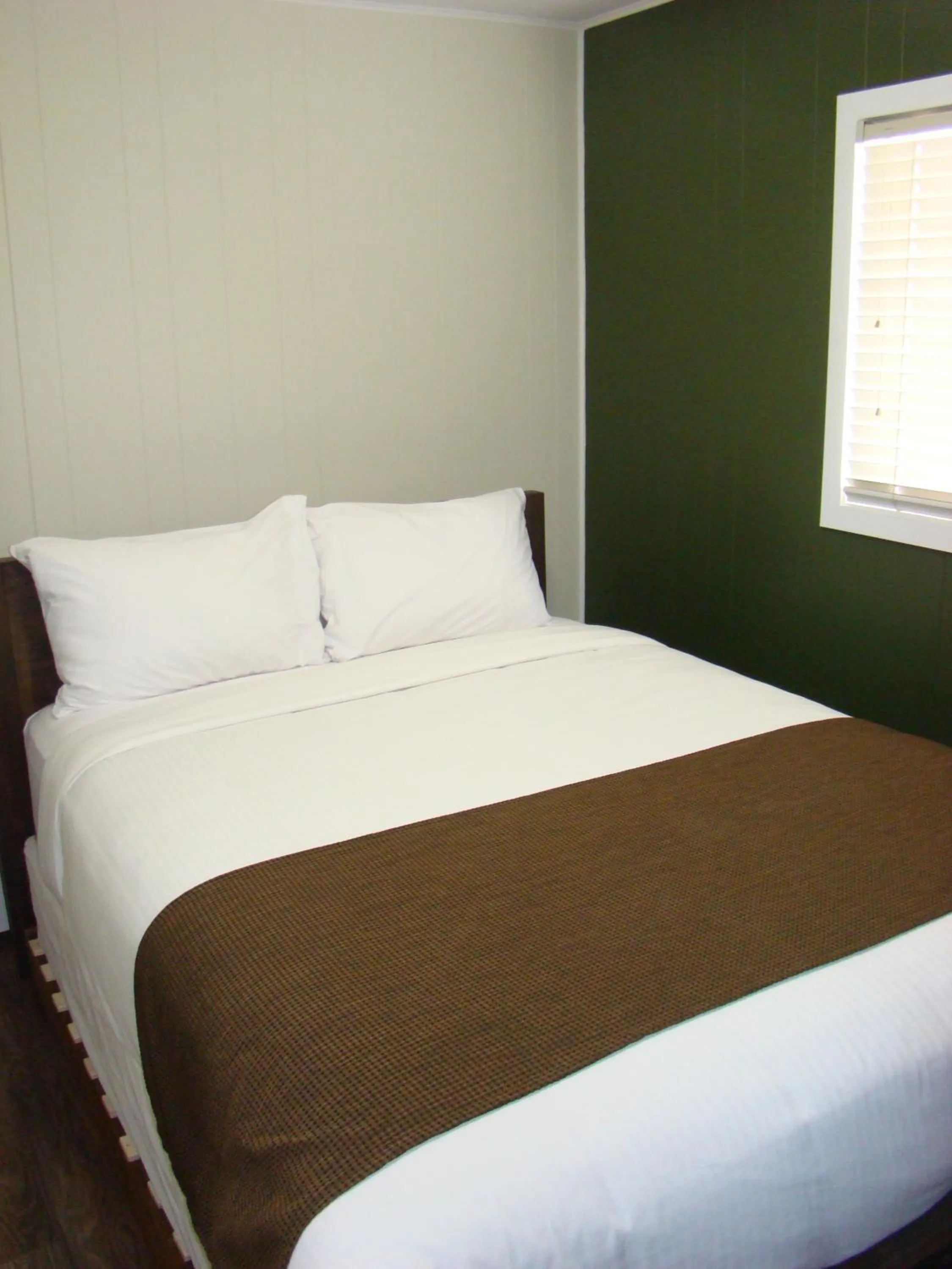Bedroom in Paddock Inn
