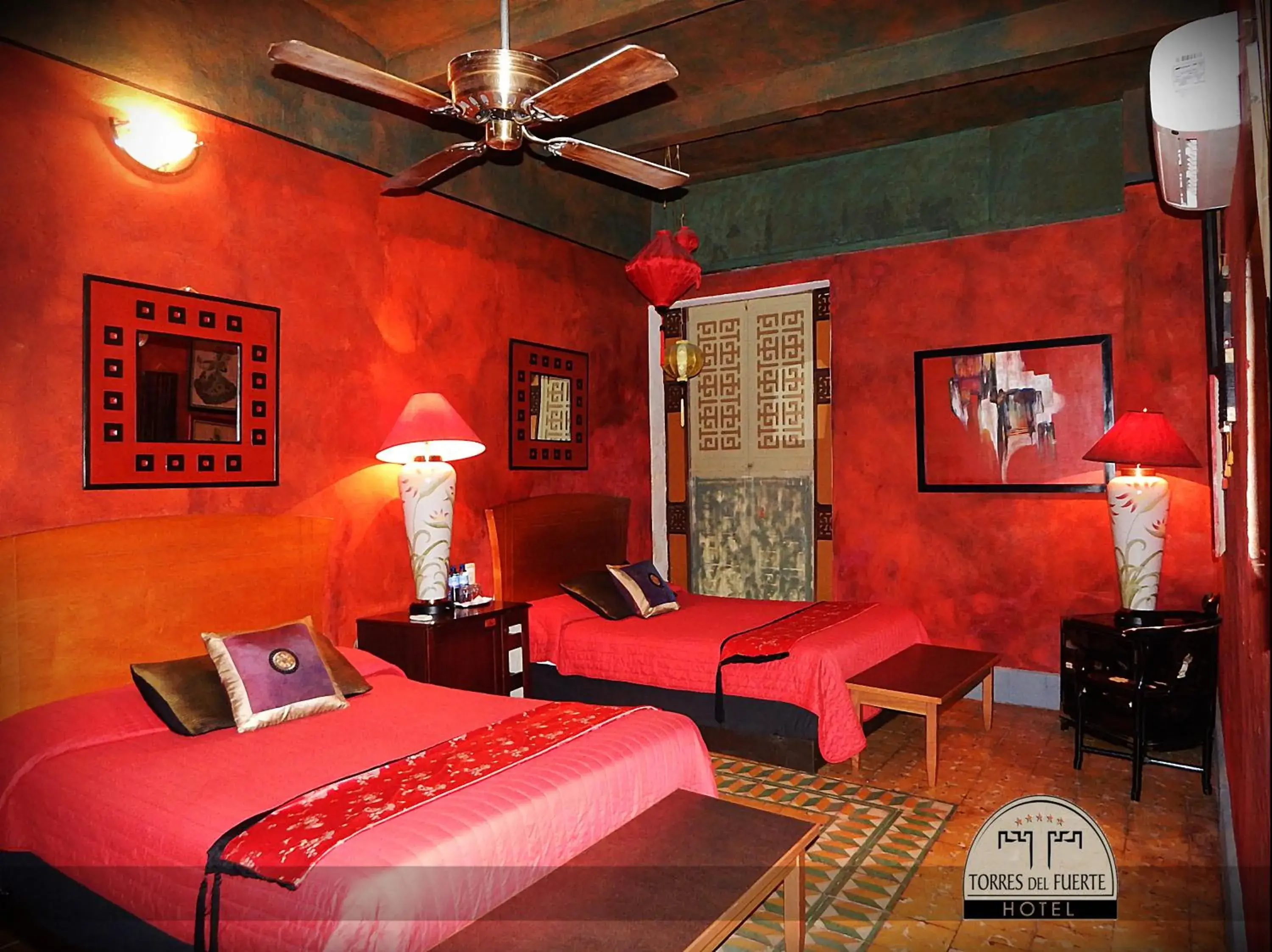 Standard Twin Room in Hotel Torres Del Fuerte Standard Twin Room in Hotel Torres Del Fuerte