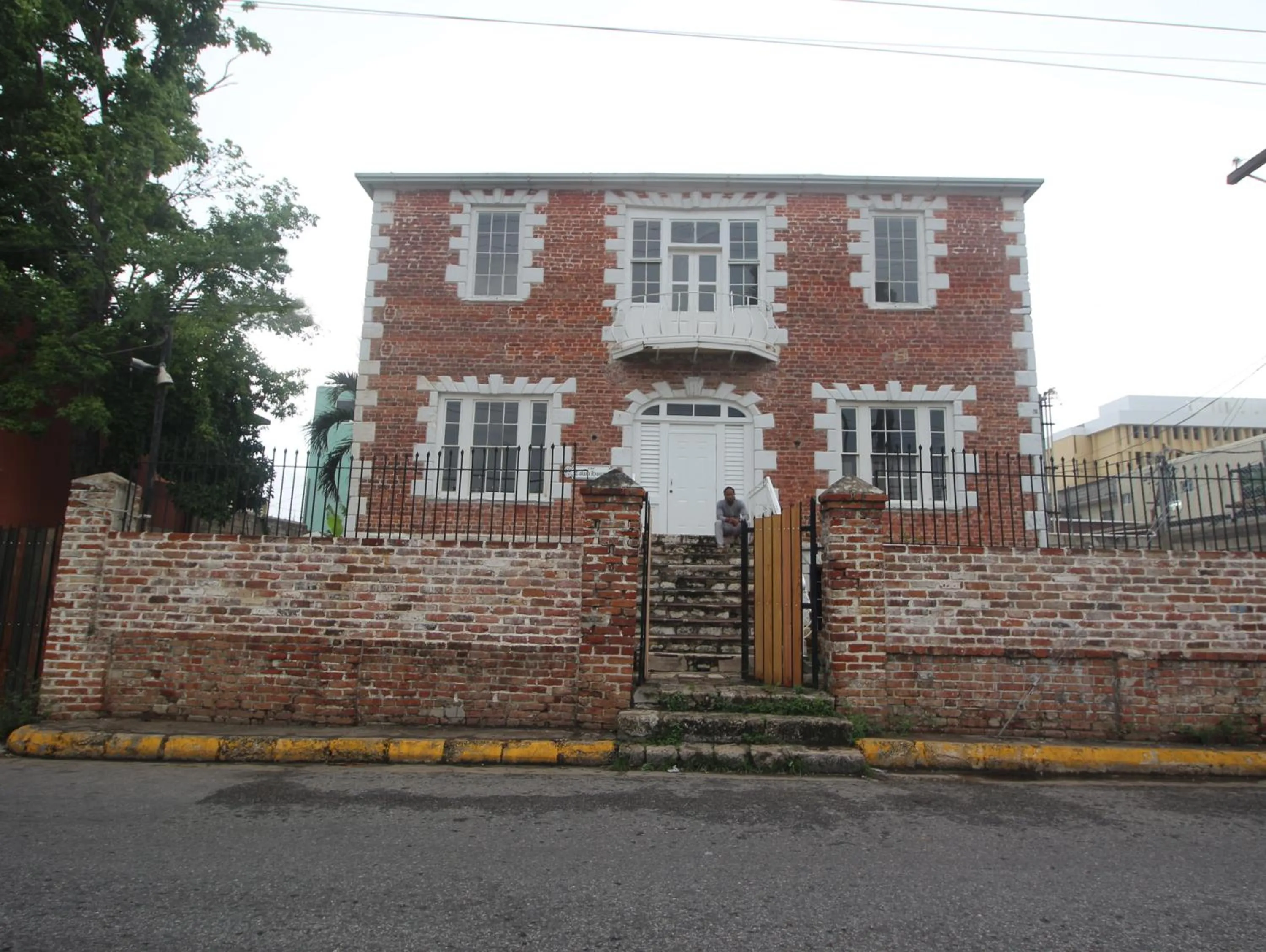 Facade/entrance in Mobay Kotch