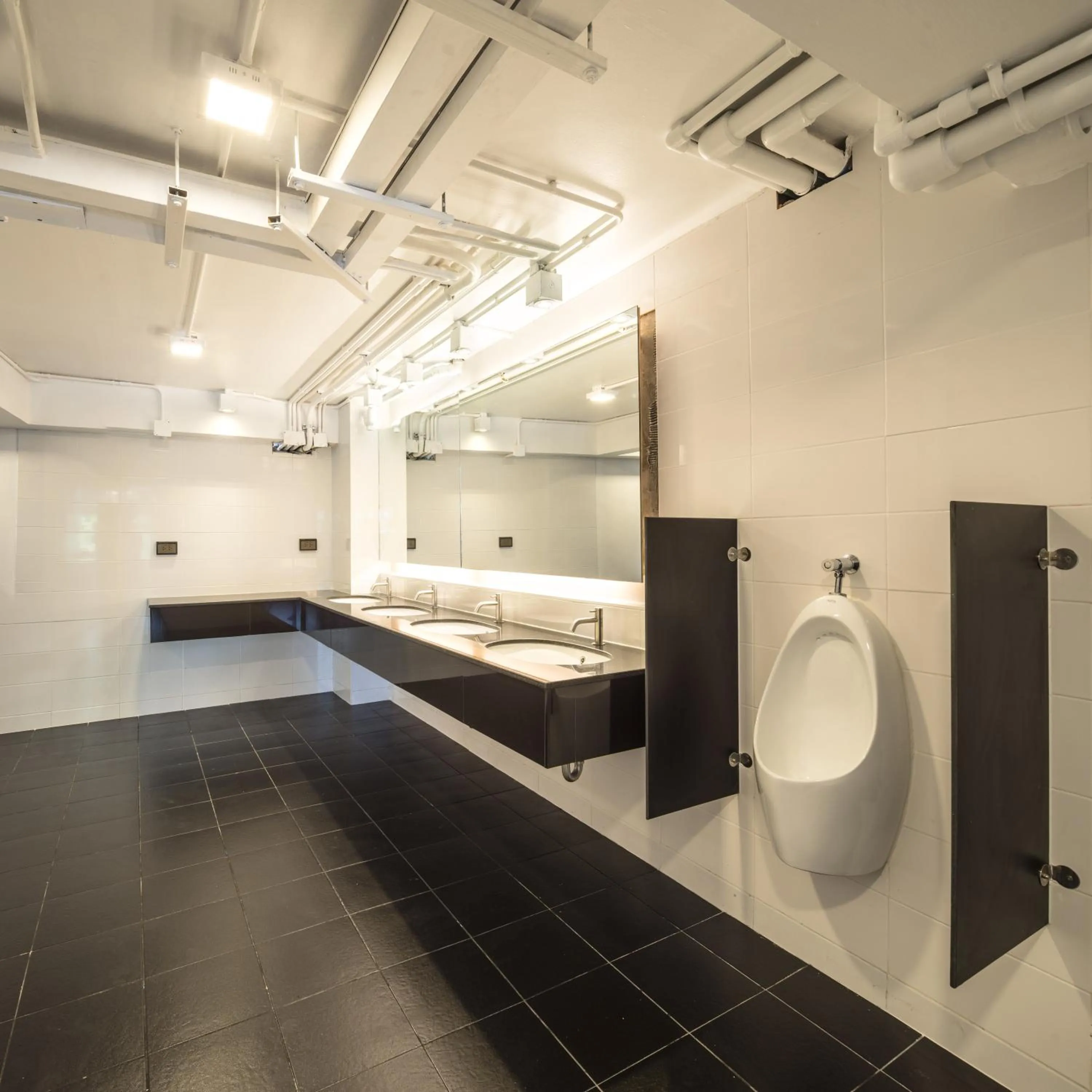 Bathroom in The Common Hostel