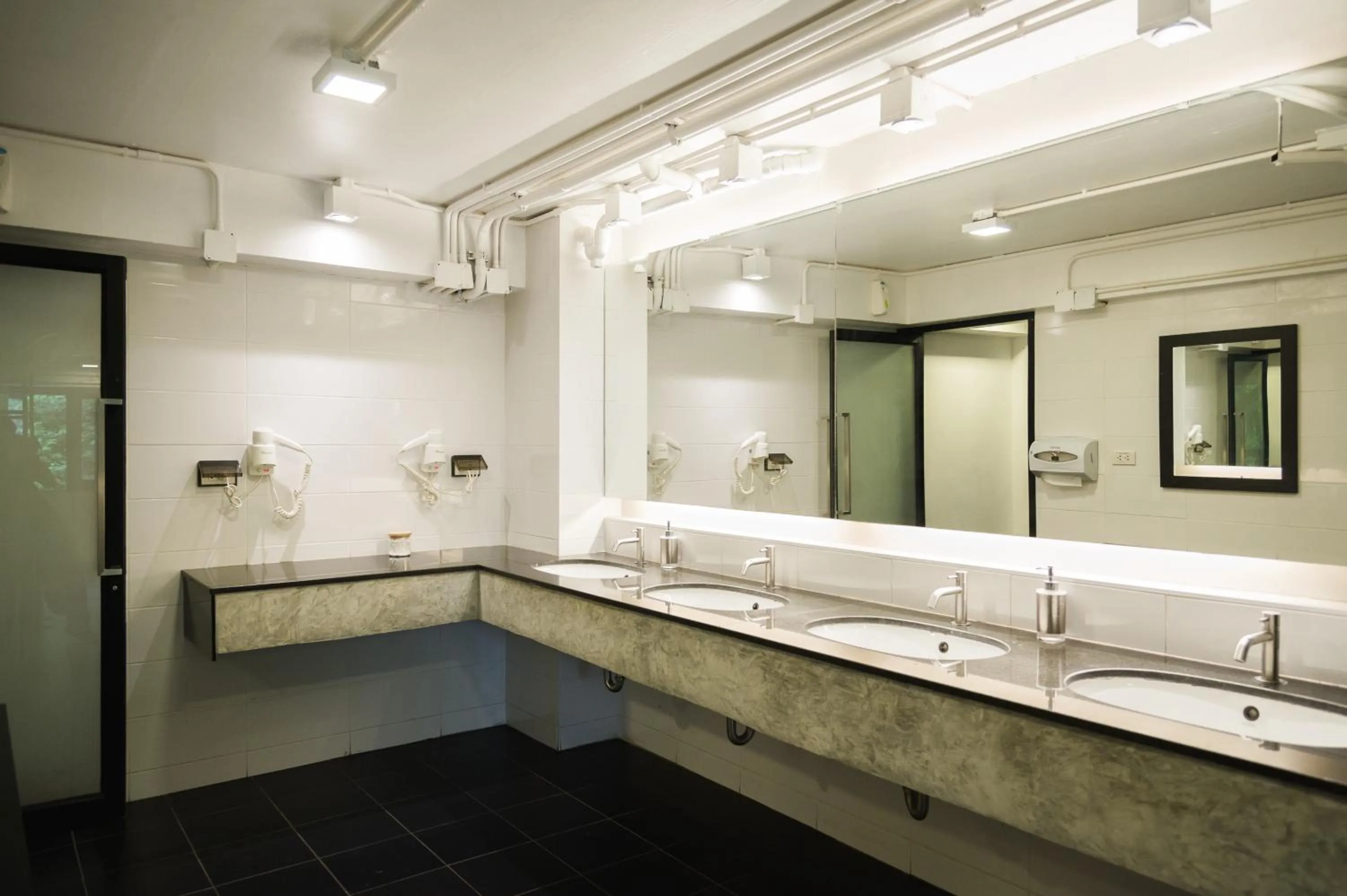 Bathroom in The Common Hostel