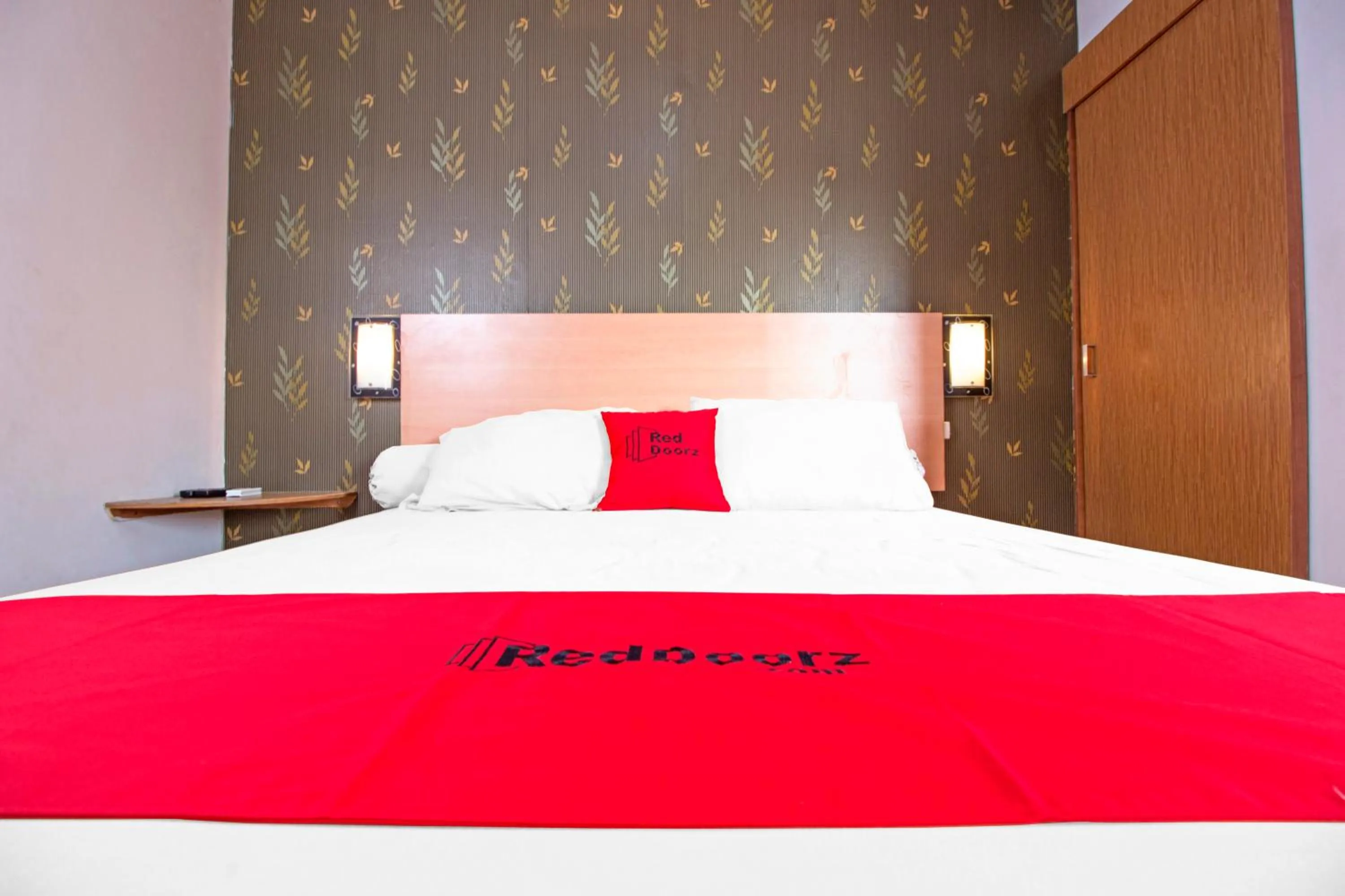 Bed in RedDoorz Syariah near BTC Fashion Mall