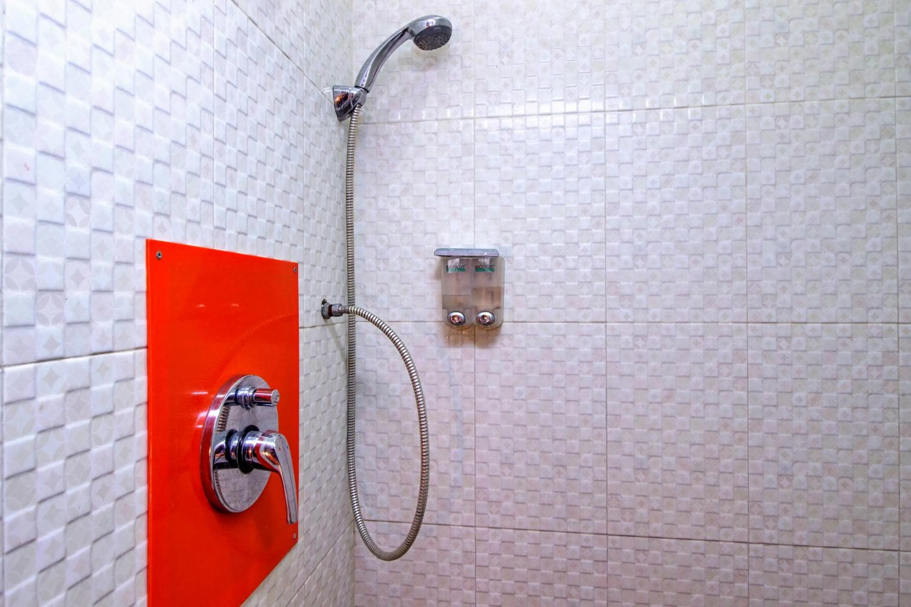 Bathroom in RedDoorz Syariah near BTC Fashion Mall