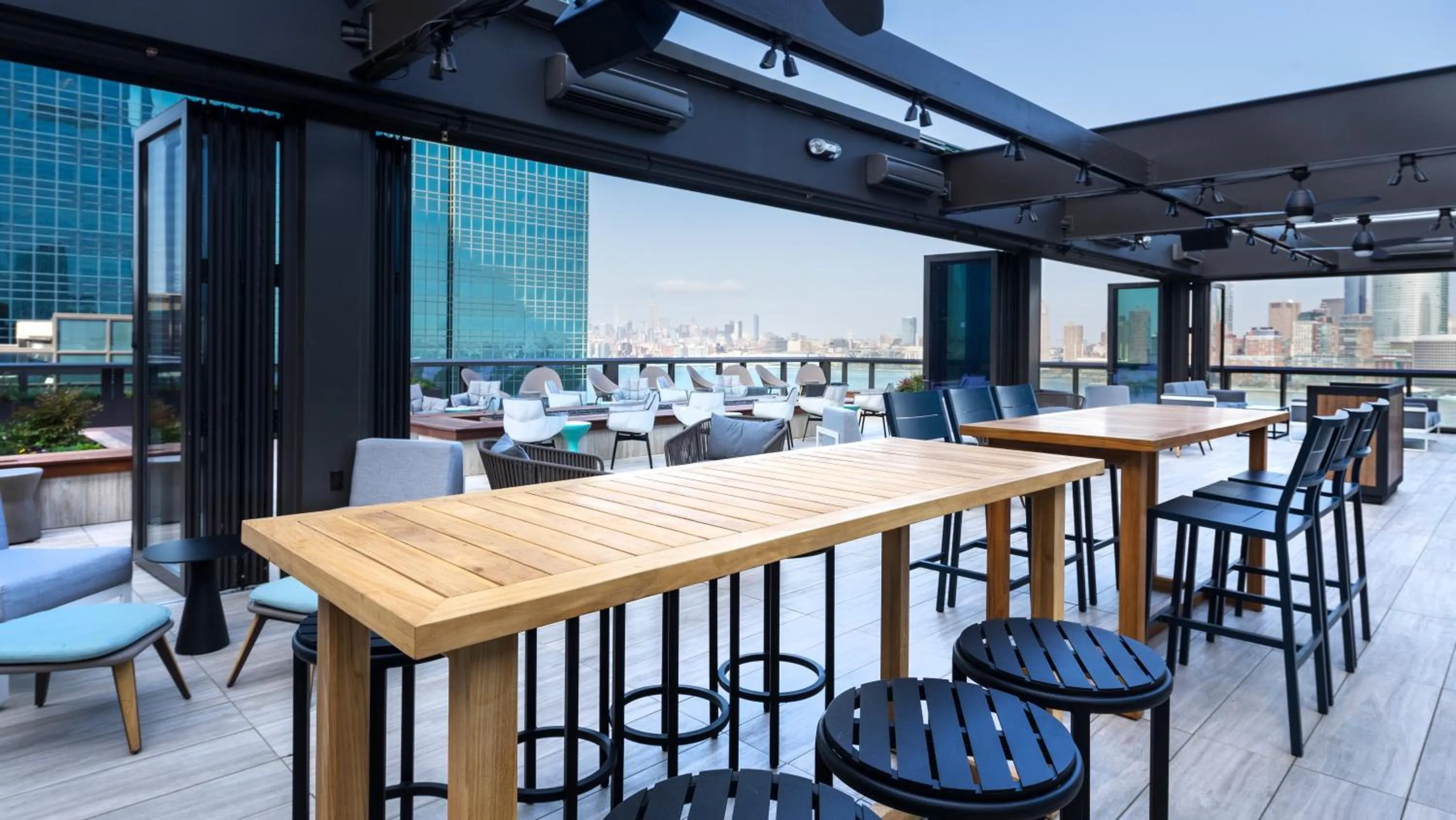 Restaurant/places to eat in Hyatt House Jersey City