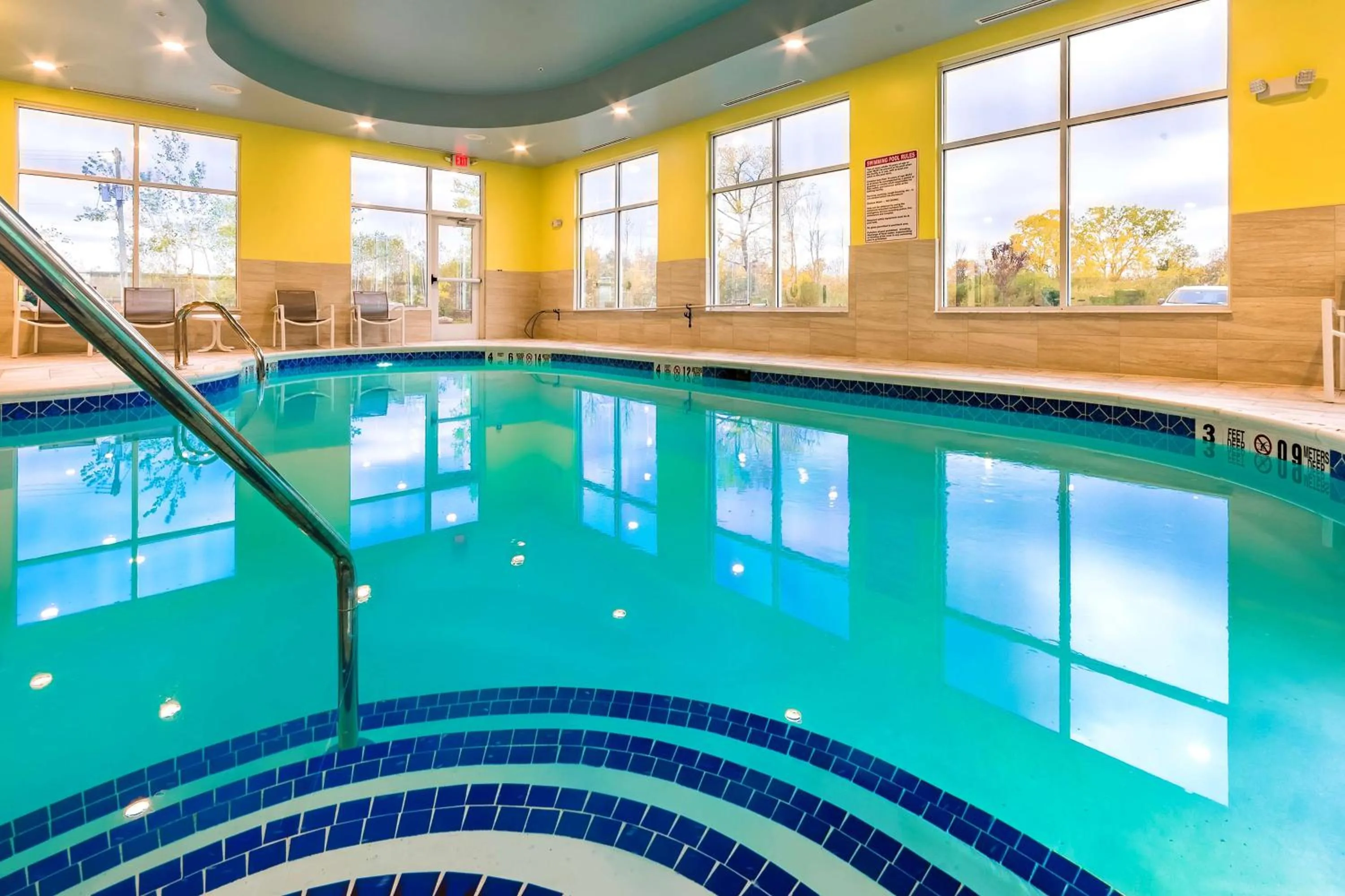 Swimming pool in Hampton Inn Lockport - Buffalo, NY