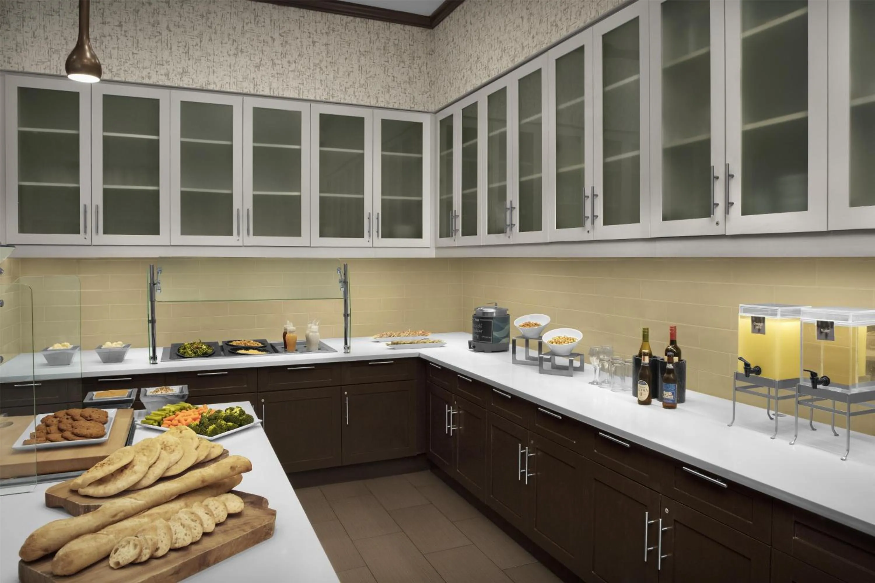 Dining area in Homewood Suites by Hilton Concord